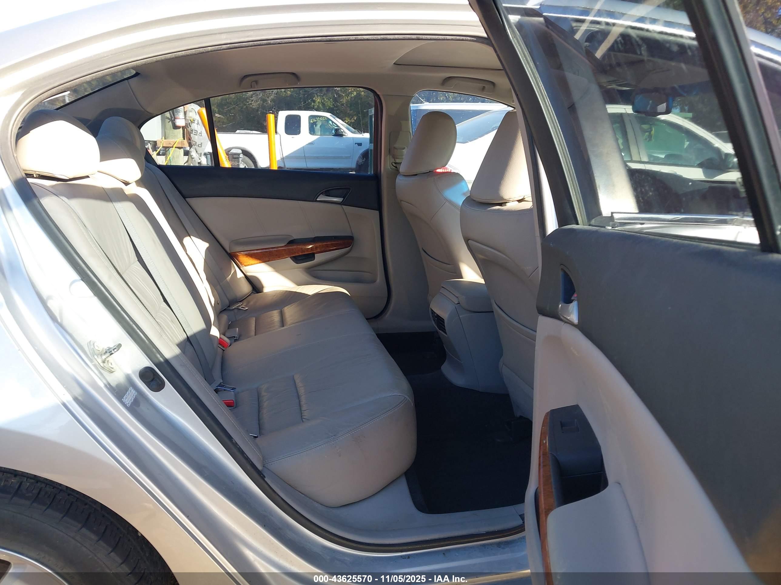 HONDA ACCORD image 8