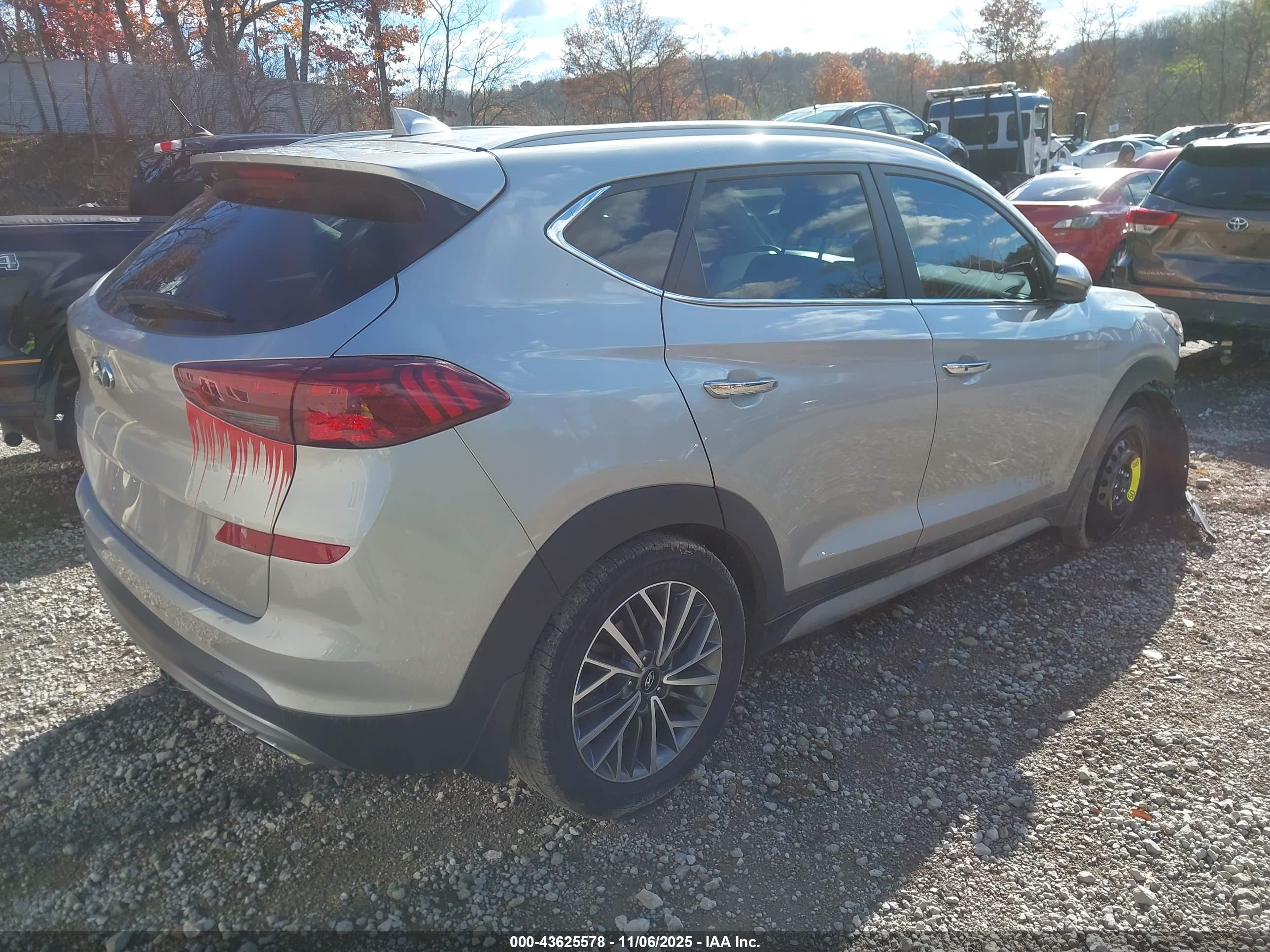 HYUNDAI TUCSON image 4