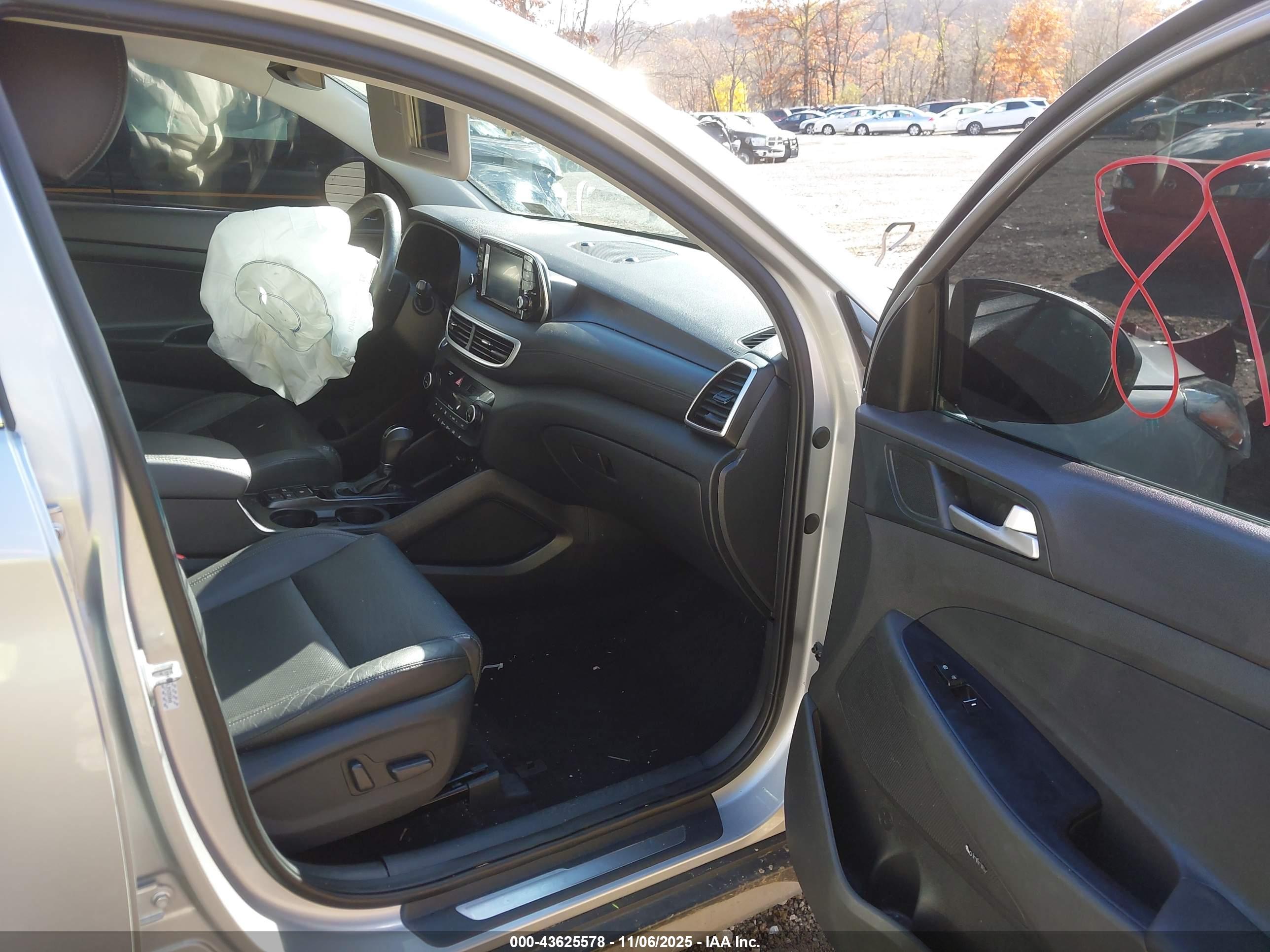 HYUNDAI TUCSON image 5