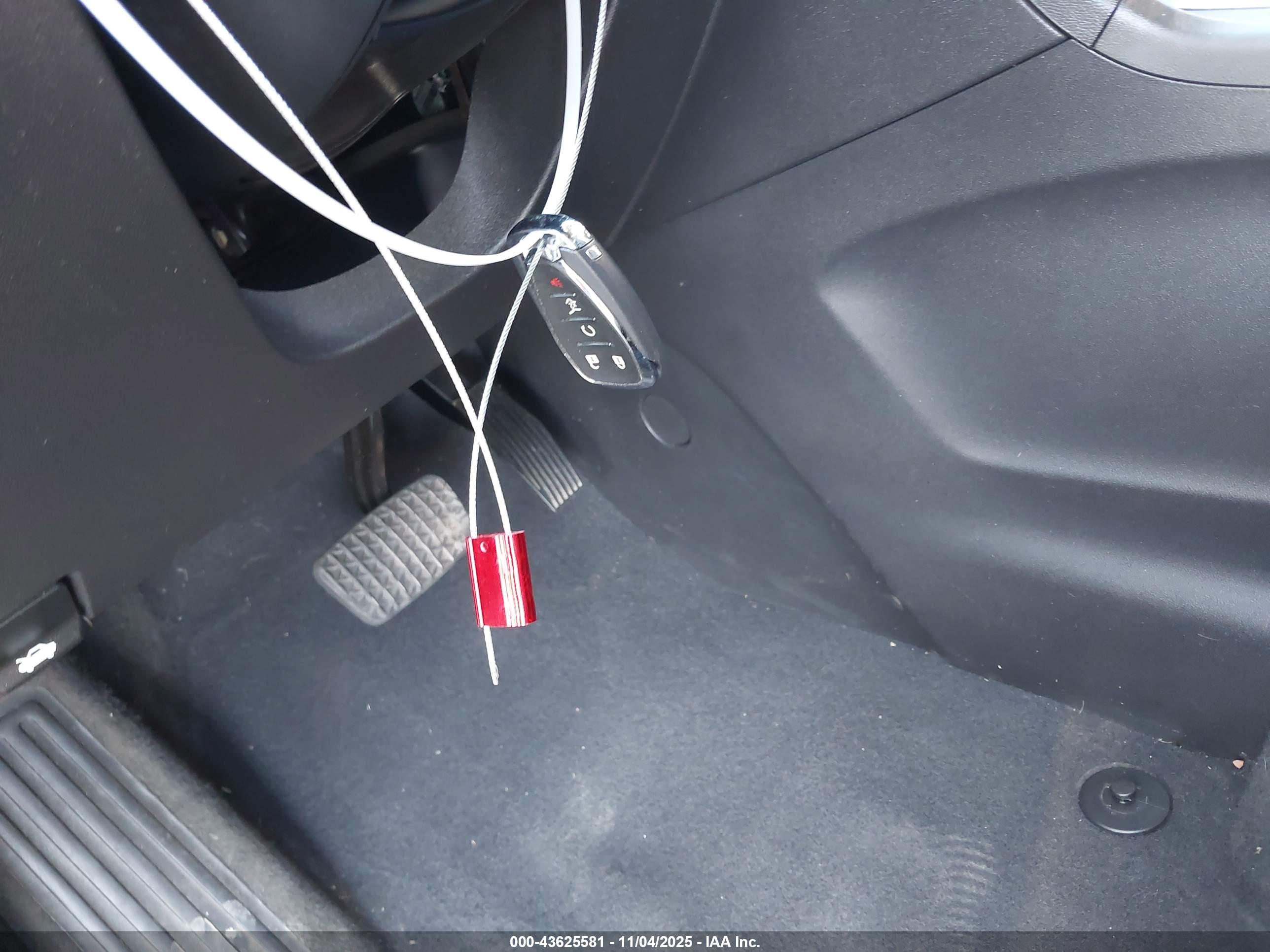 CHEVROLET EQUINOX image 11