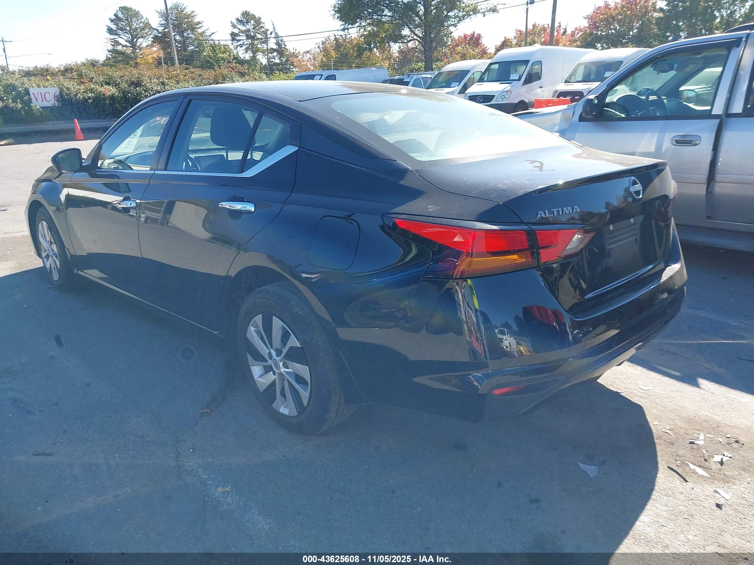 NISSAN ALTIMA image 3