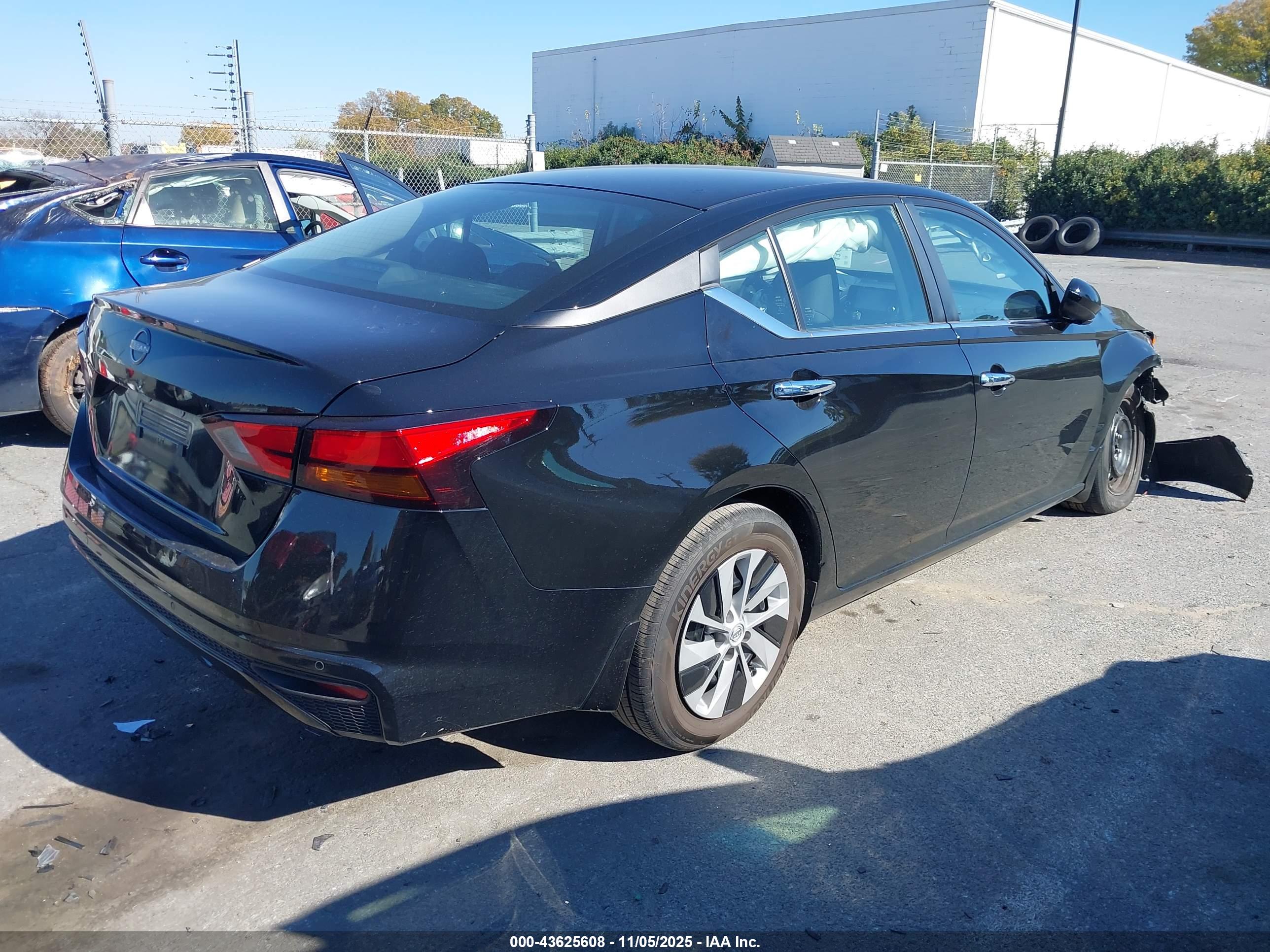 NISSAN ALTIMA image 4