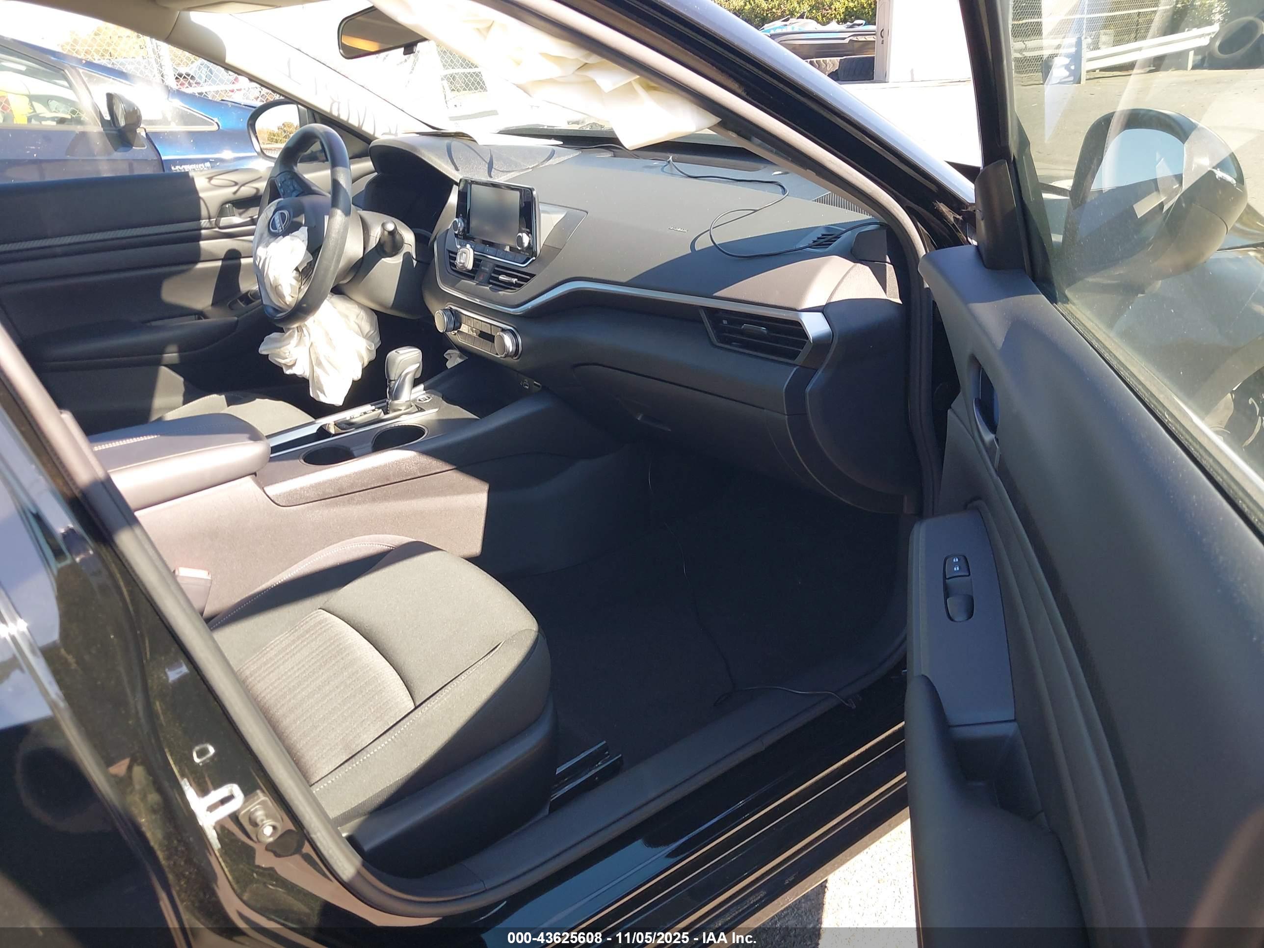 NISSAN ALTIMA image 5