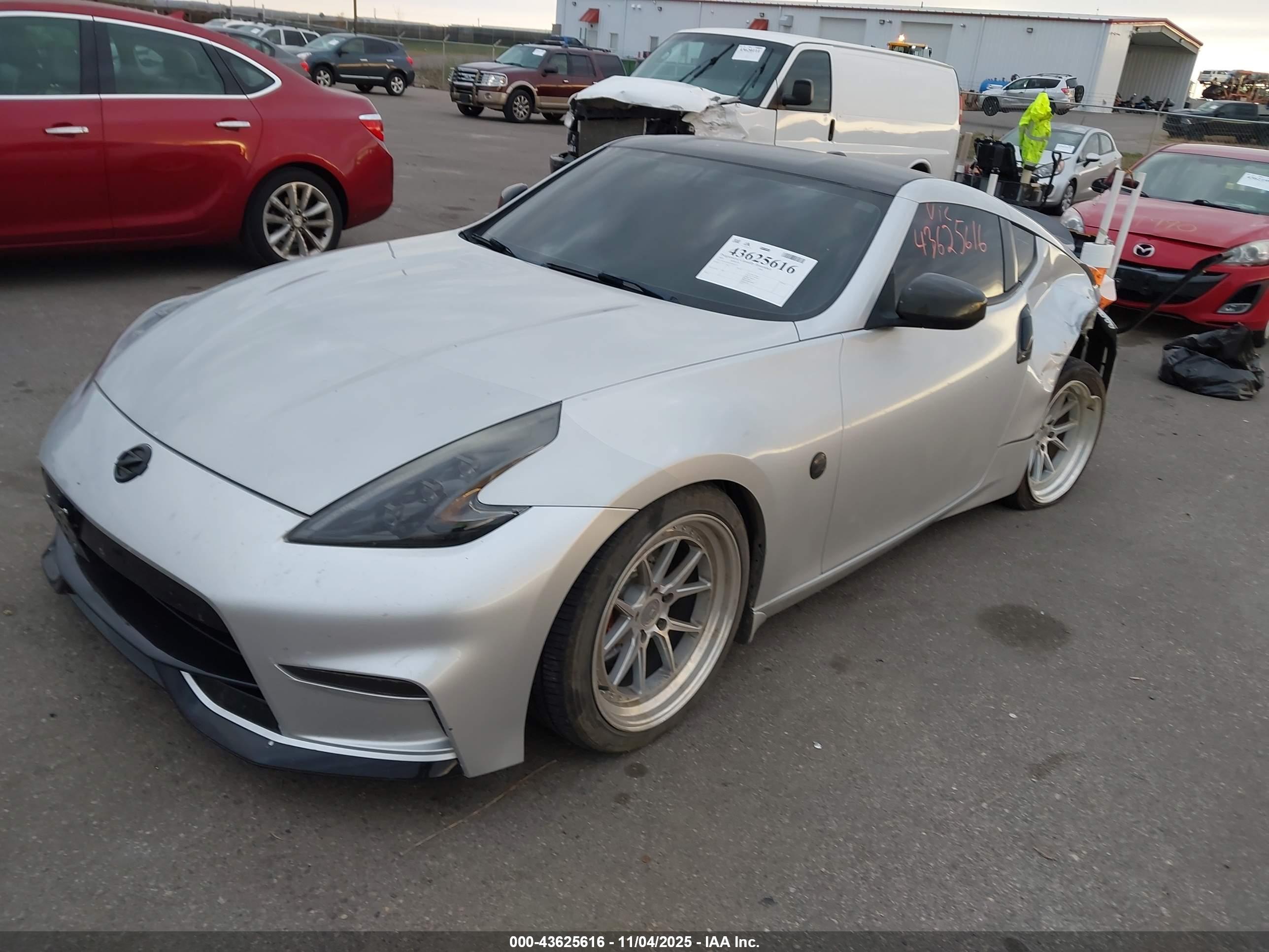 NISSAN 370Z image 2