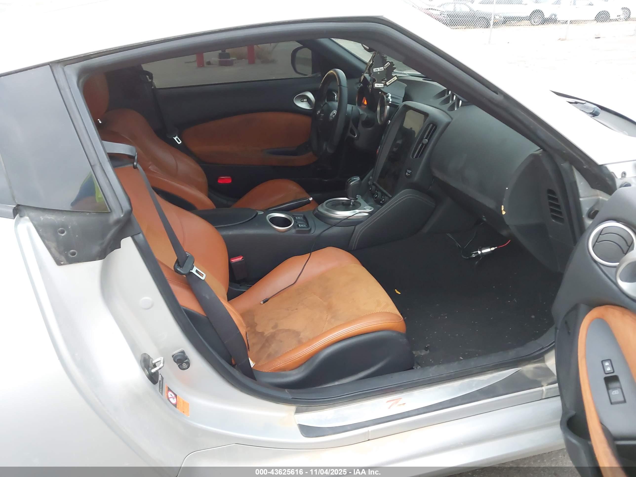 NISSAN 370Z image 5