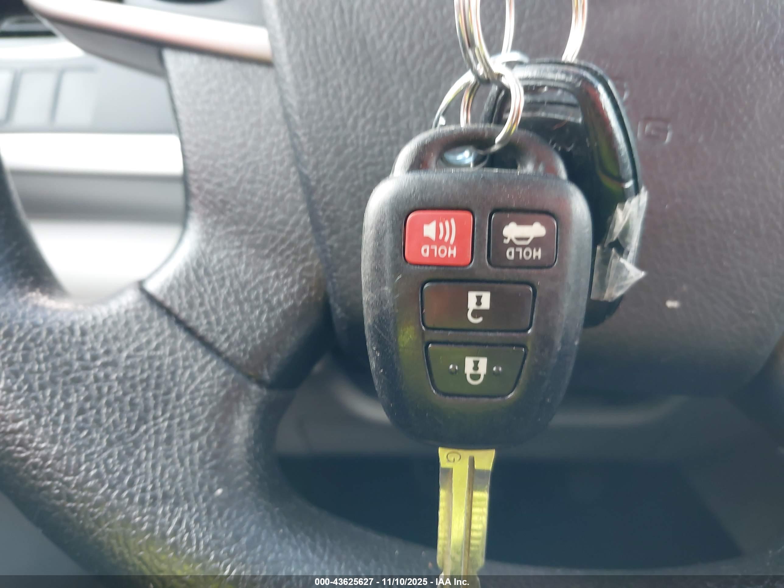 TOYOTA CAMRY image 11