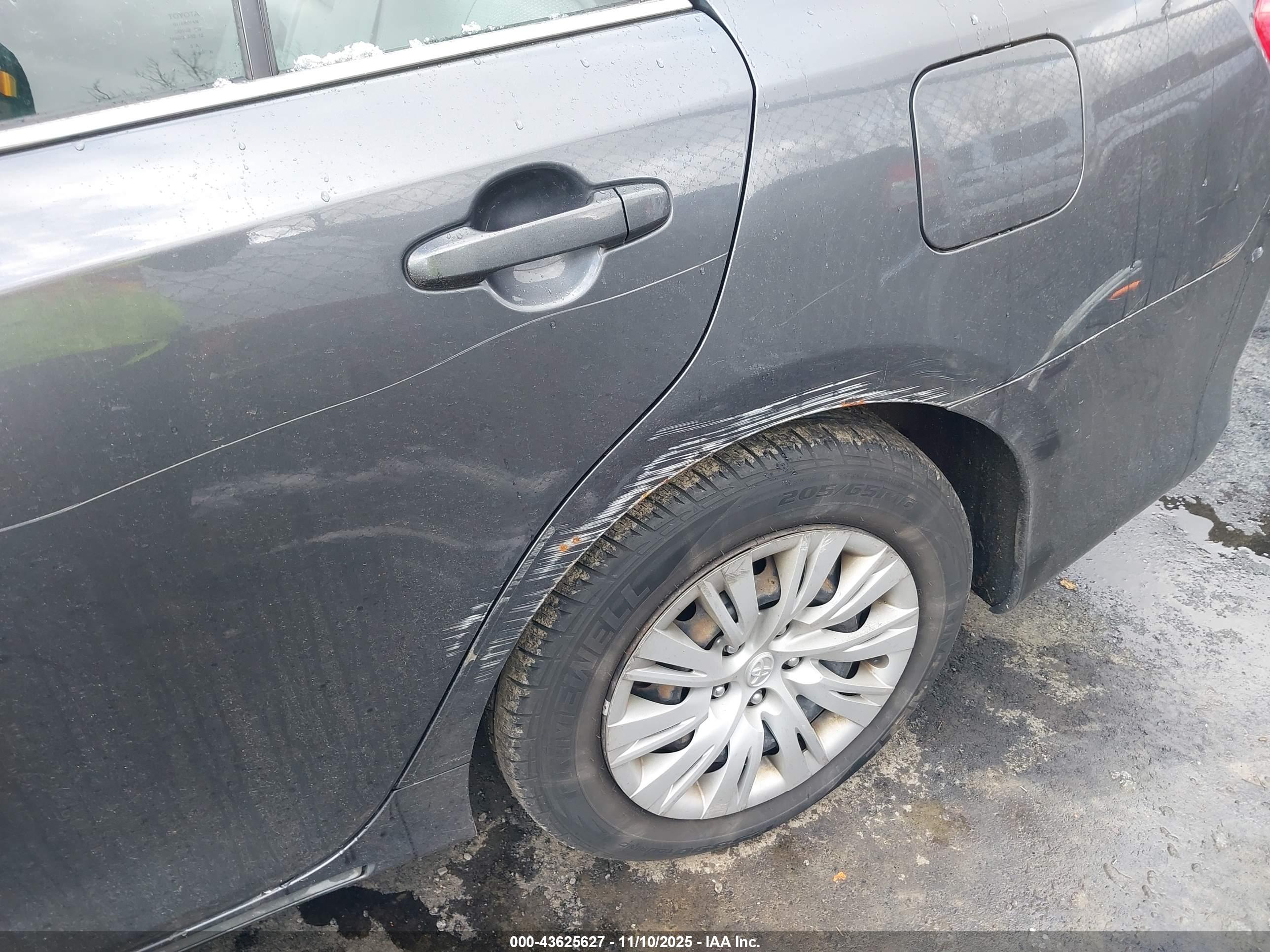 TOYOTA CAMRY image 6