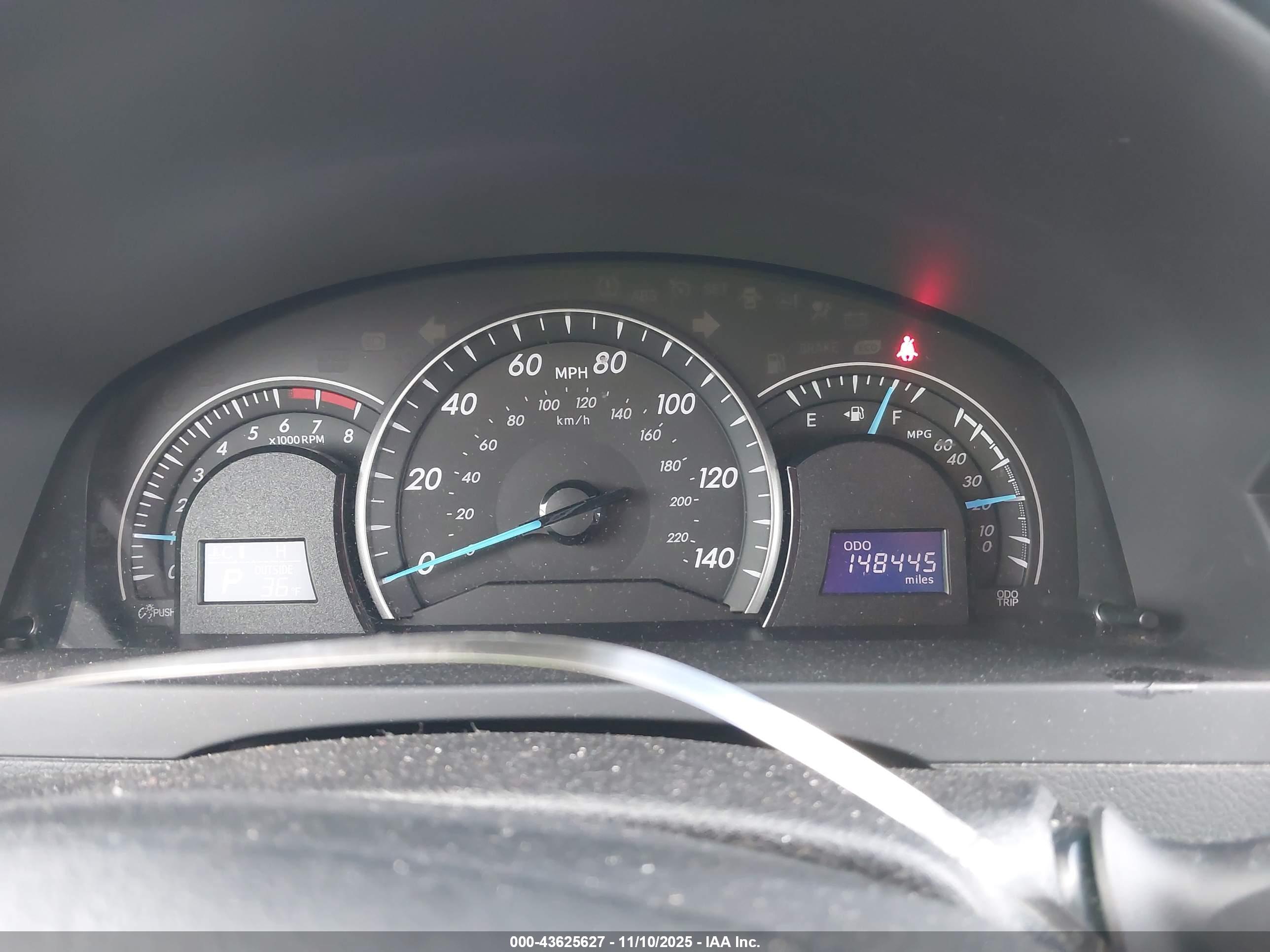 TOYOTA CAMRY image 7