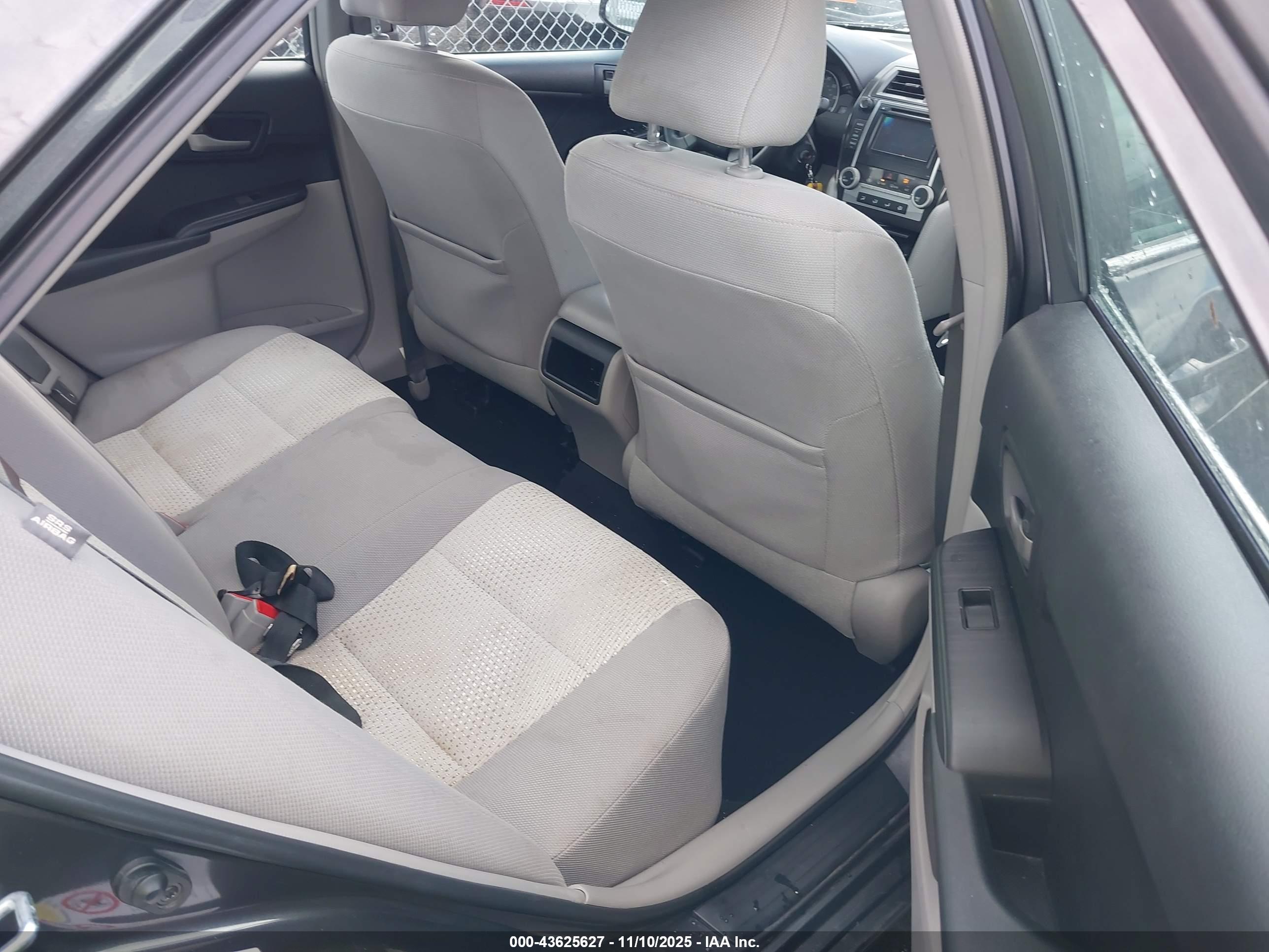 TOYOTA CAMRY image 8
