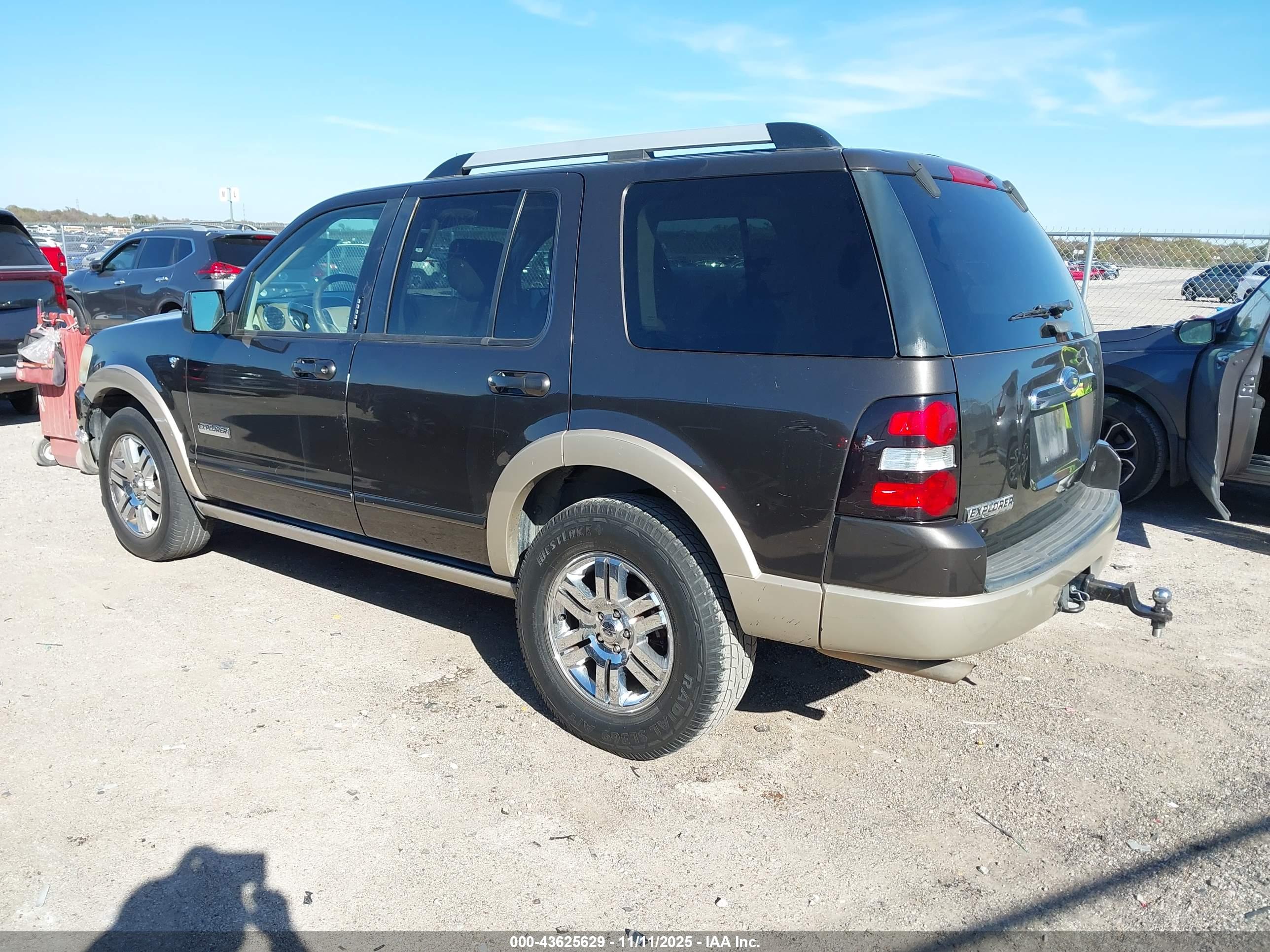 FORD EXPLORER image 3