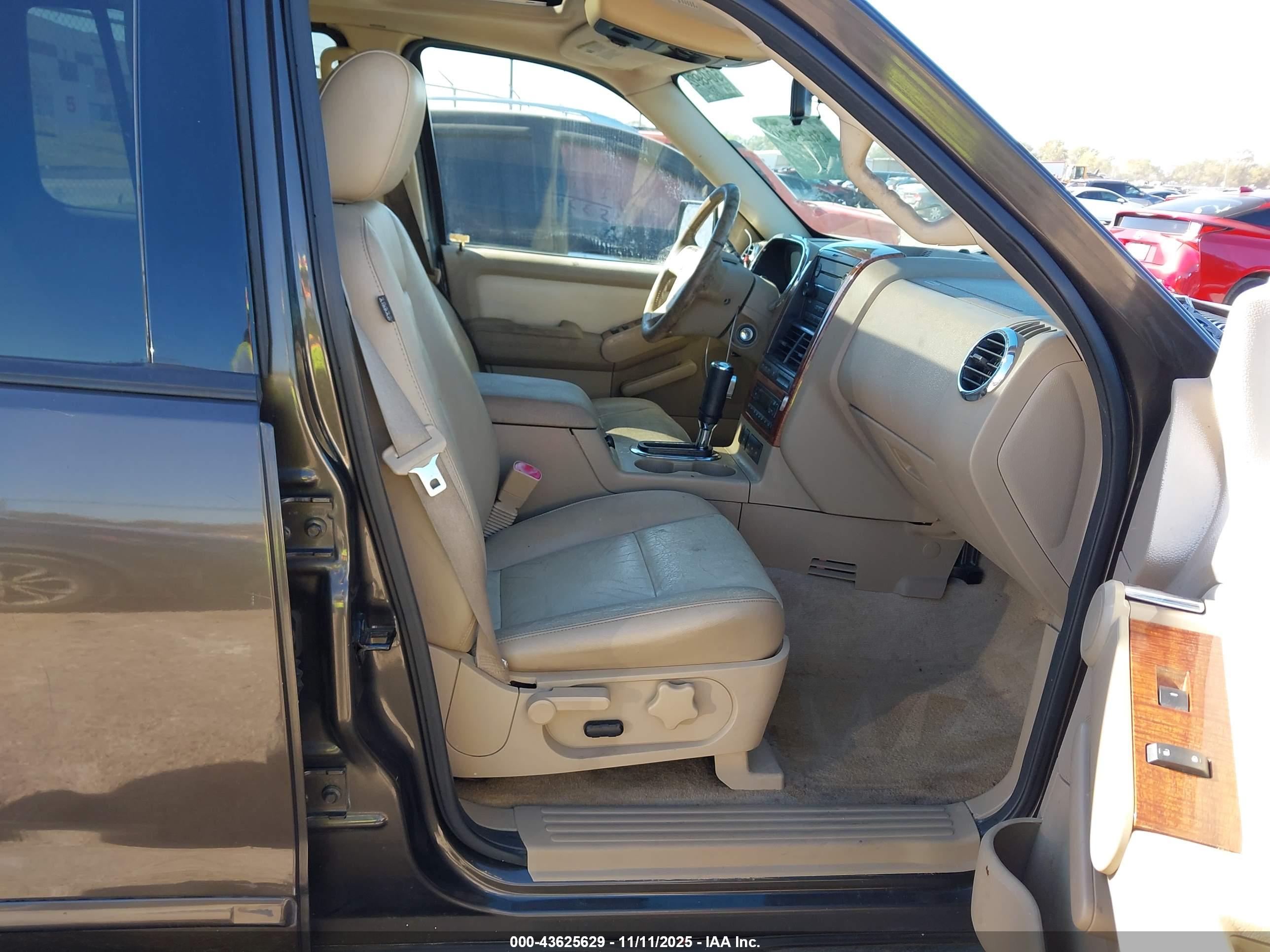 FORD EXPLORER image 5