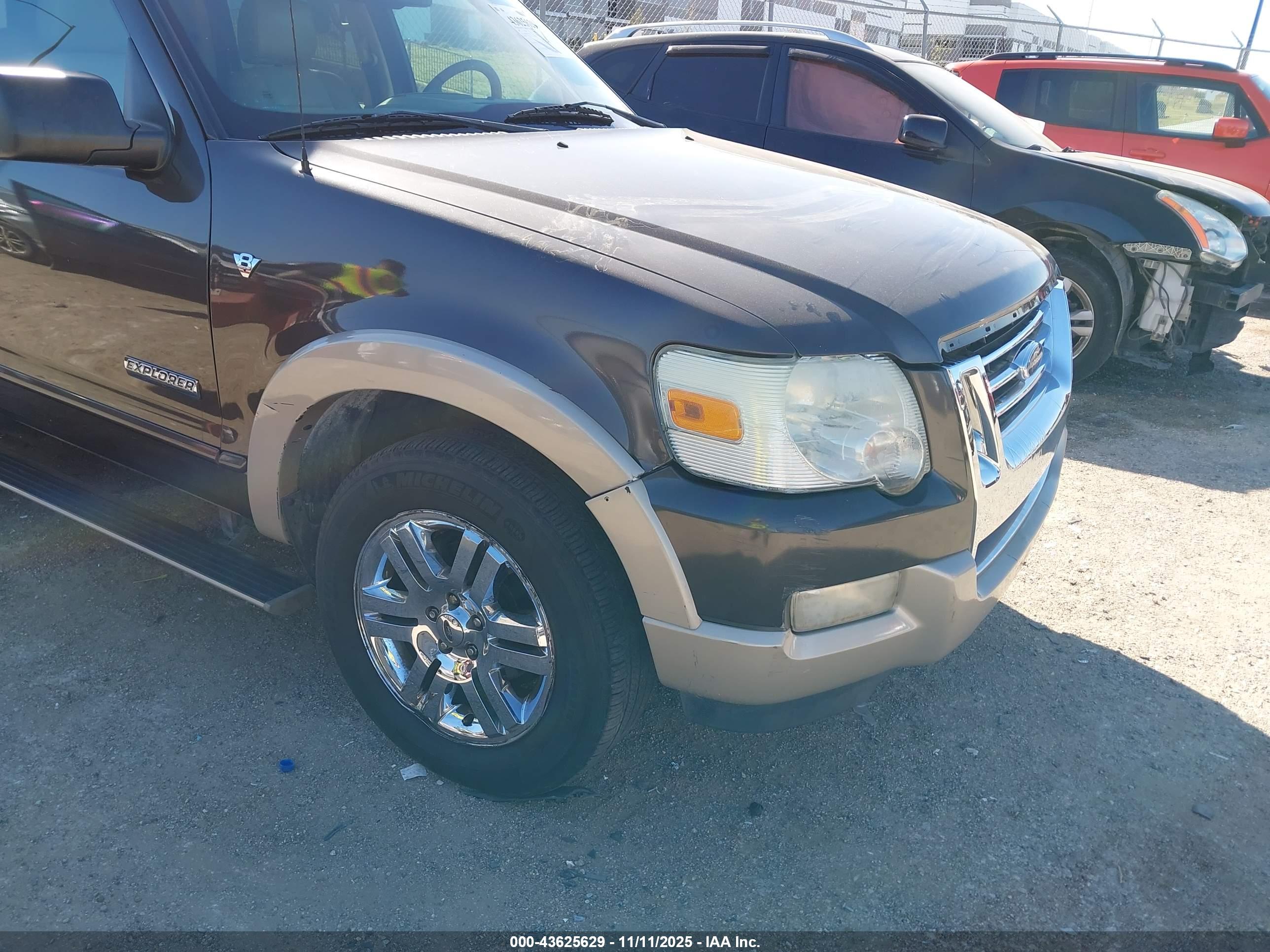 FORD EXPLORER image 6