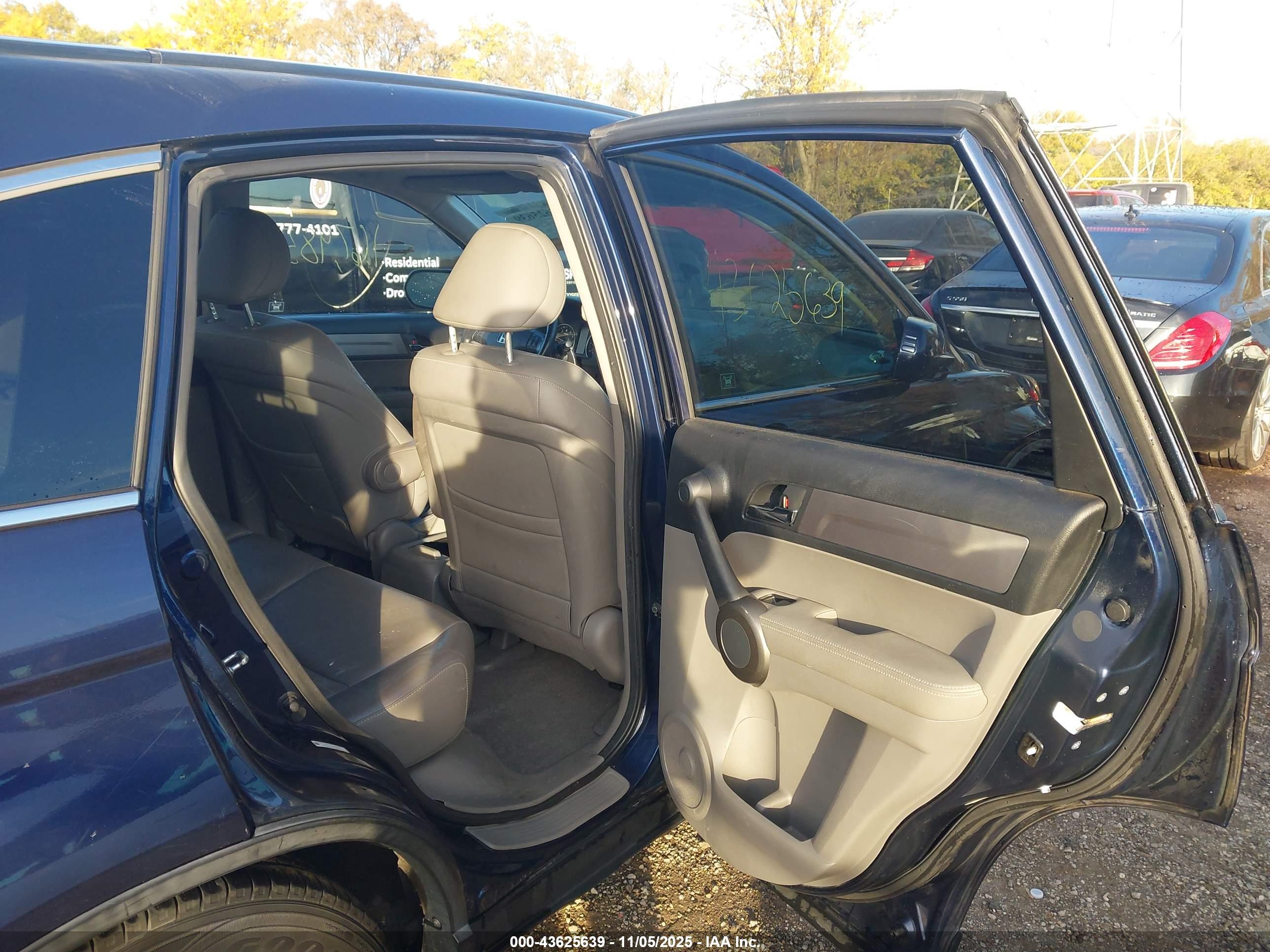 HONDA CR-V image 8
