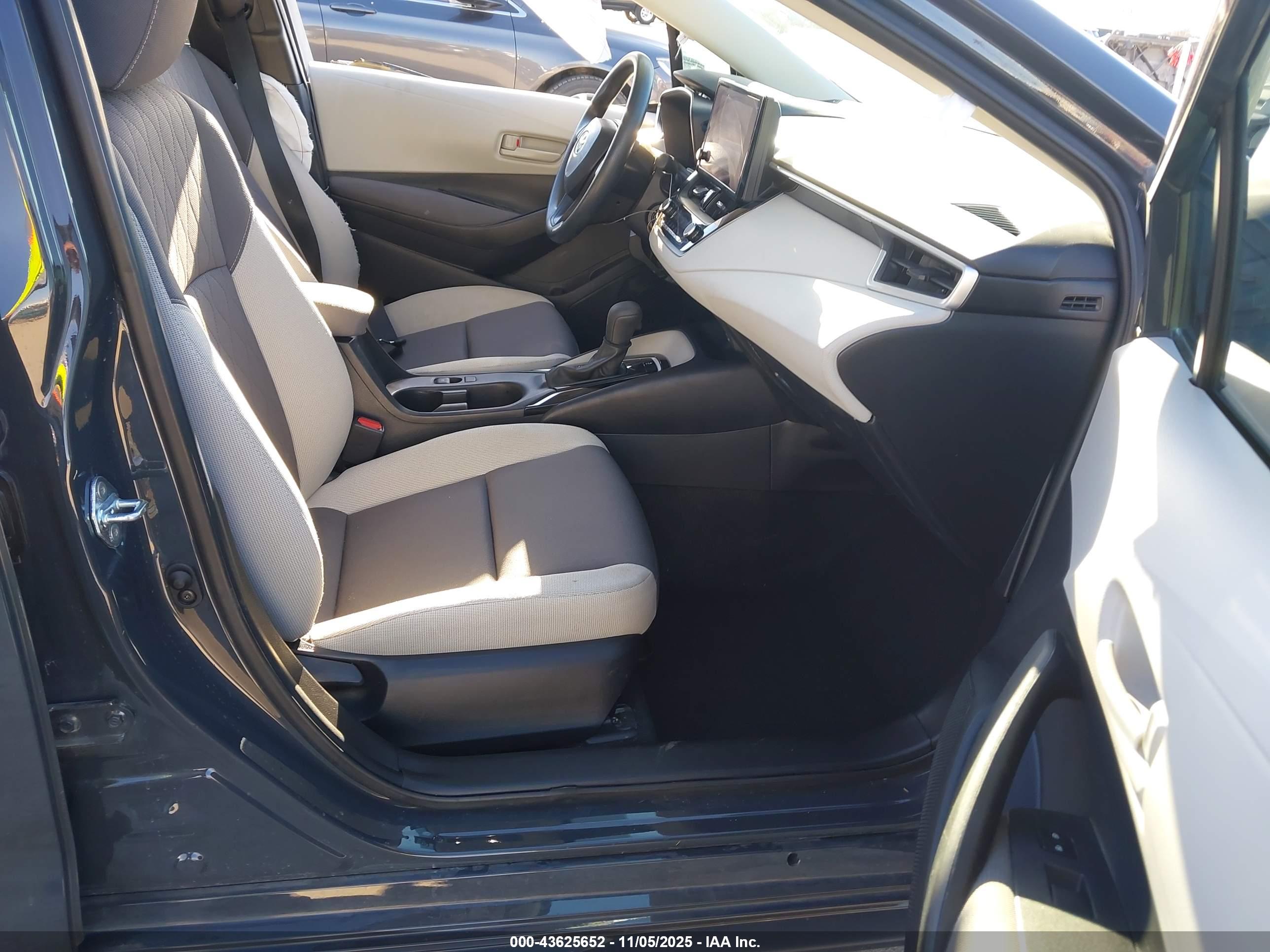 TOYOTA COROLLA image 5
