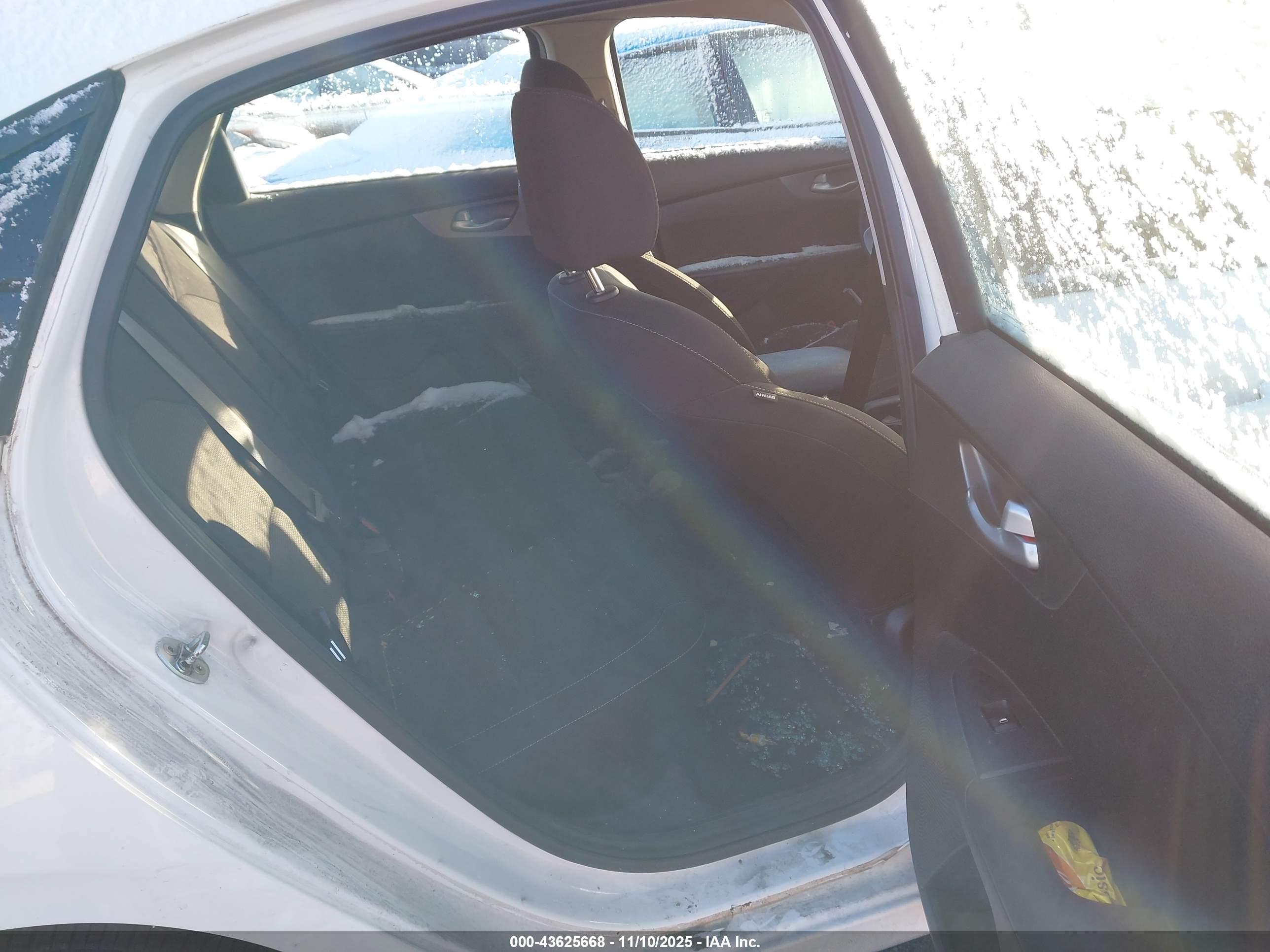 KIA FORTE image 8