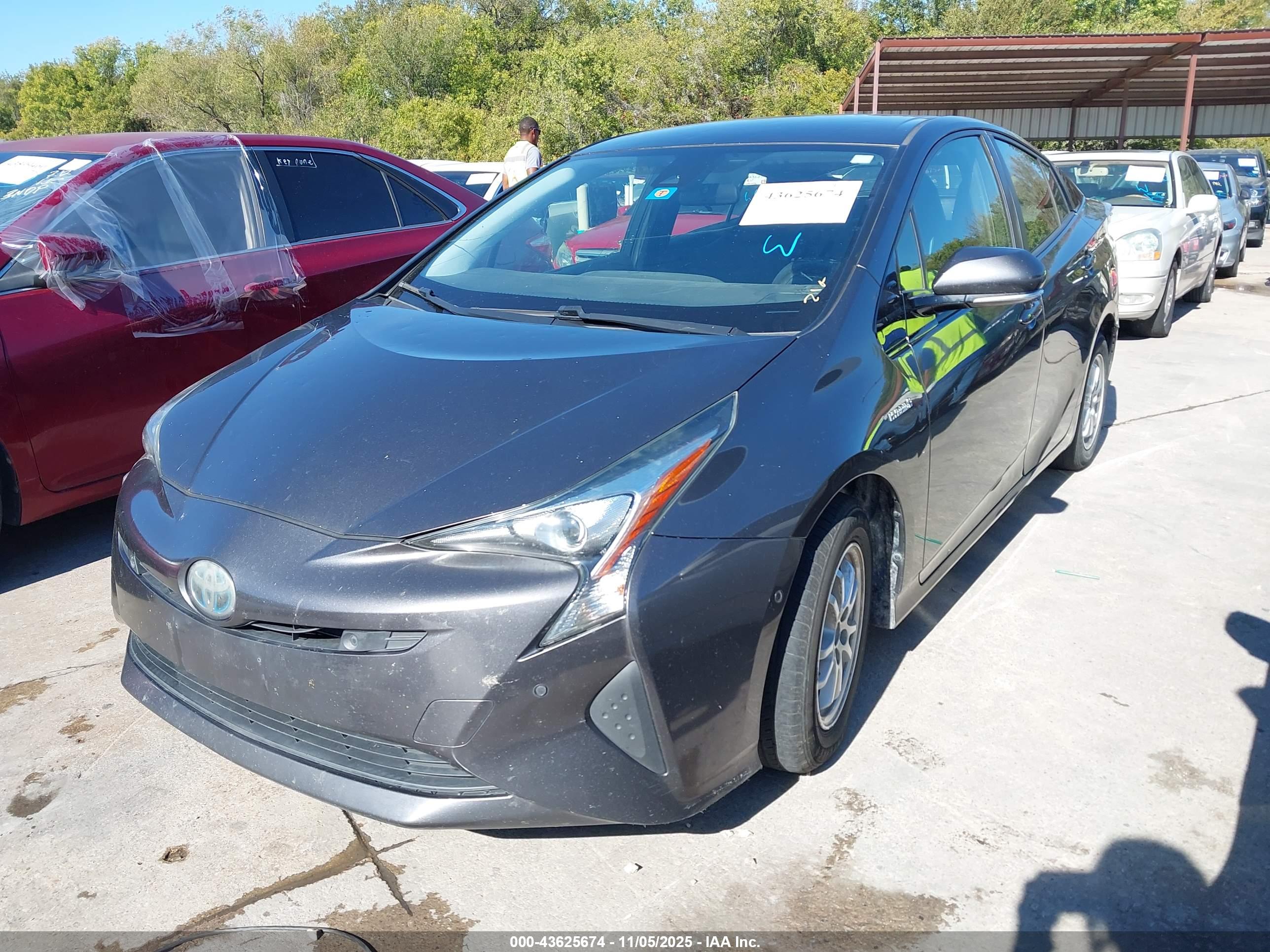 TOYOTA PRIUS image 2