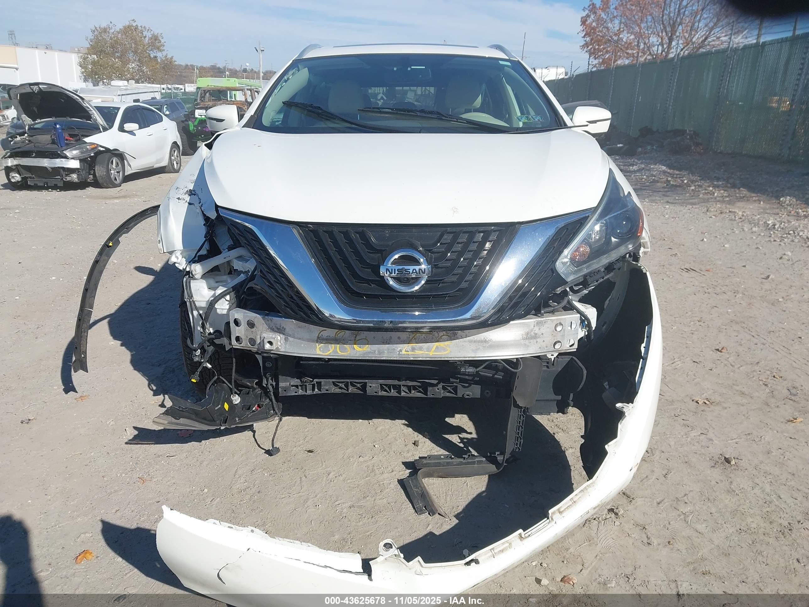 NISSAN MURANO image 6