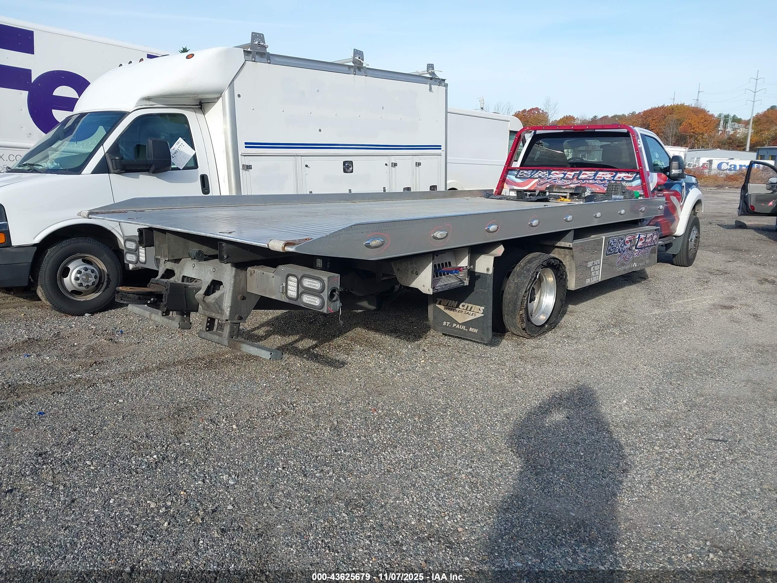 FORD F-550 image 4