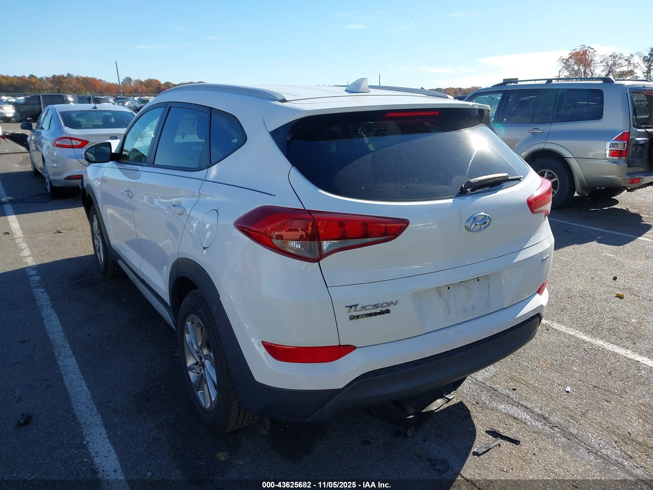 HYUNDAI TUCSON image 3