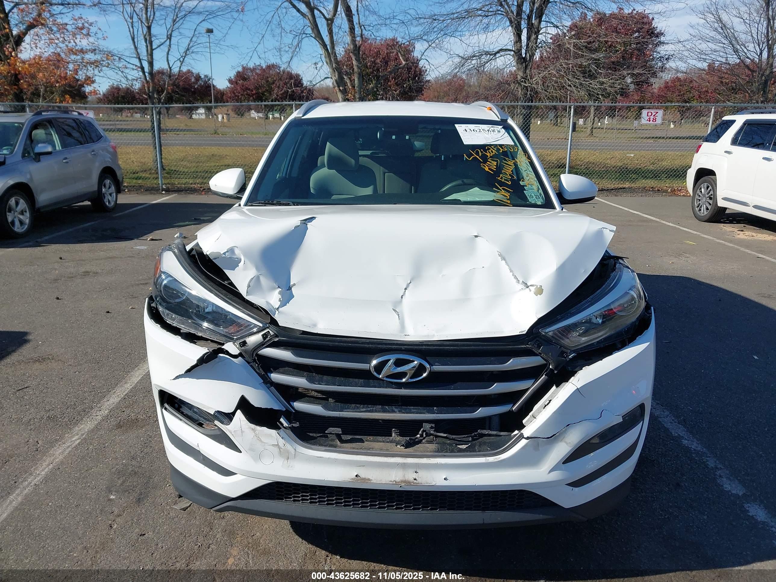 HYUNDAI TUCSON image 6