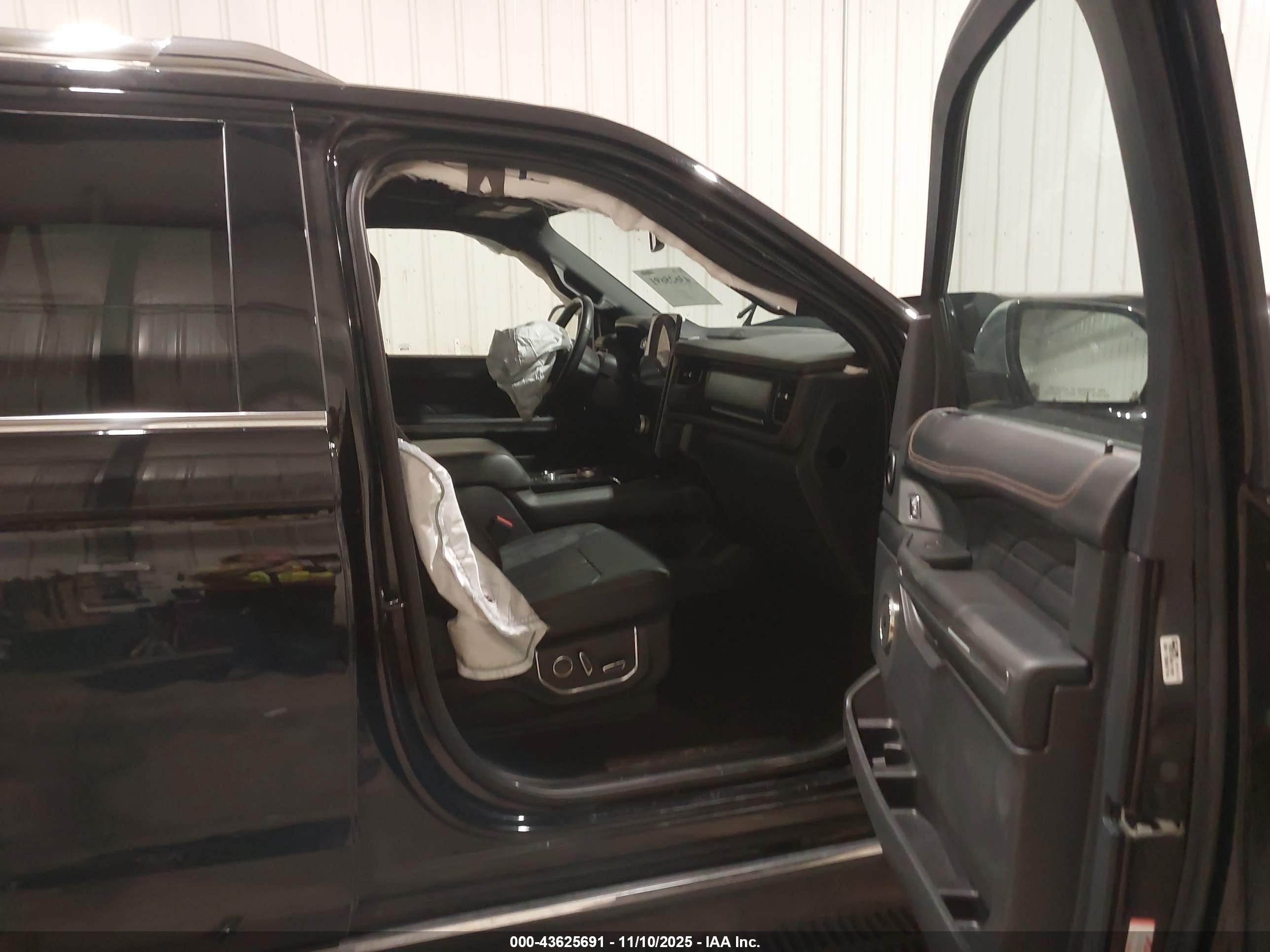 FORD EXPEDITION image 5