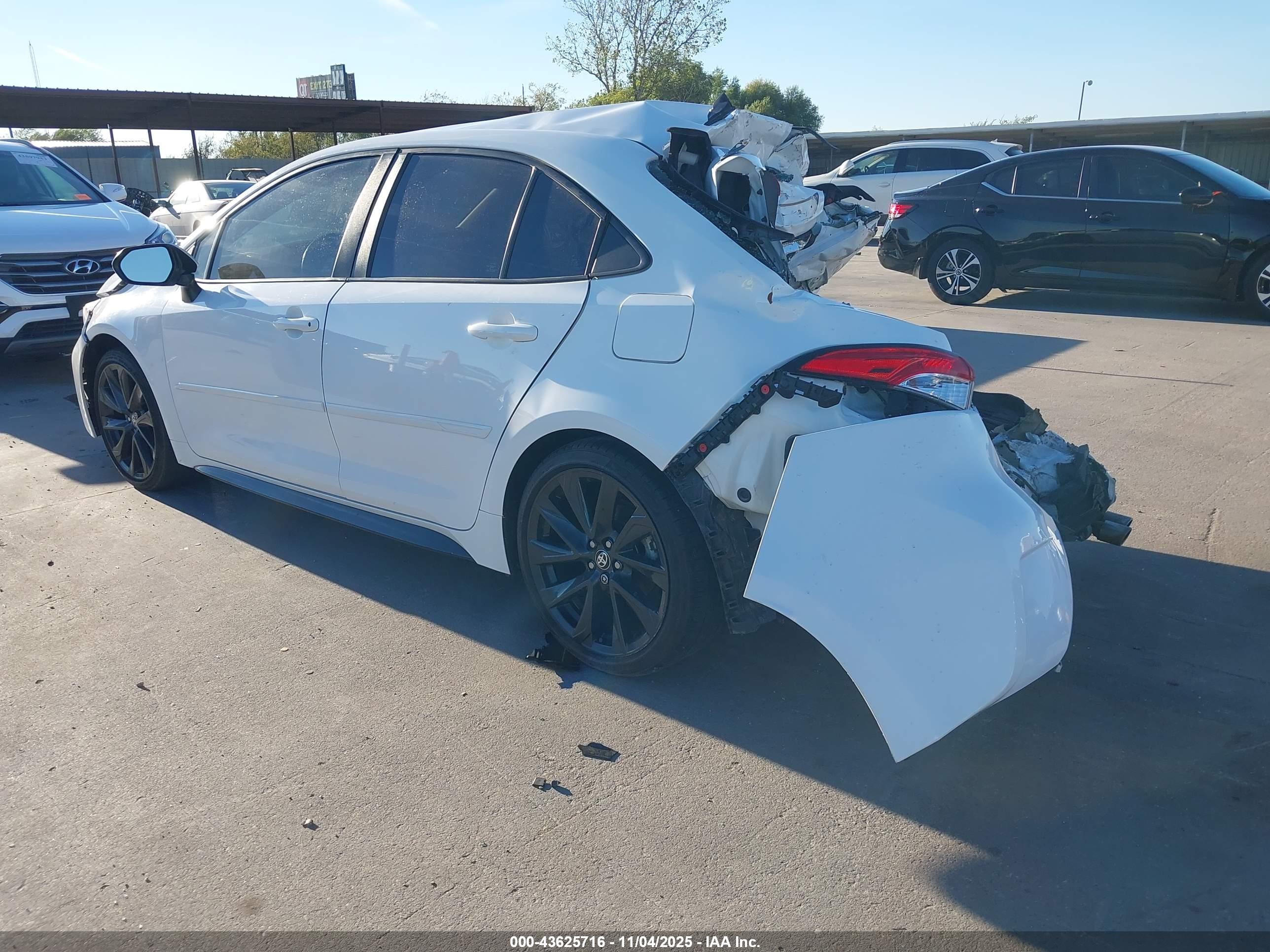 TOYOTA COROLLA image 3