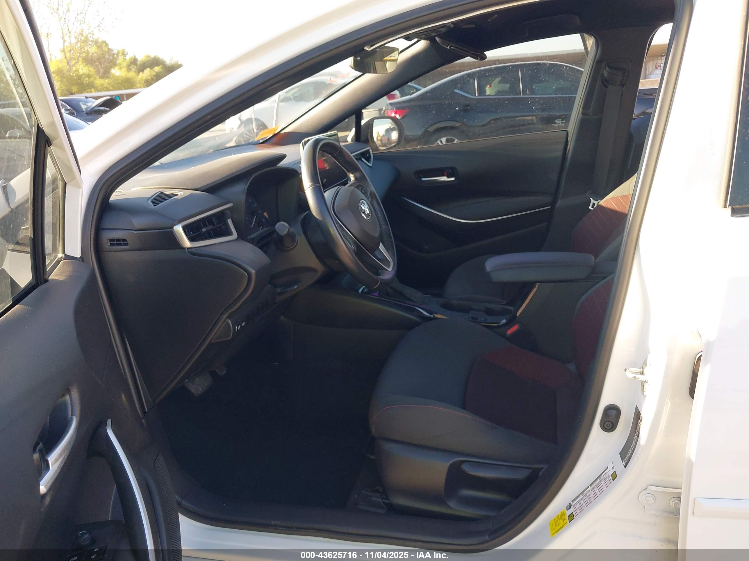 TOYOTA COROLLA image 5
