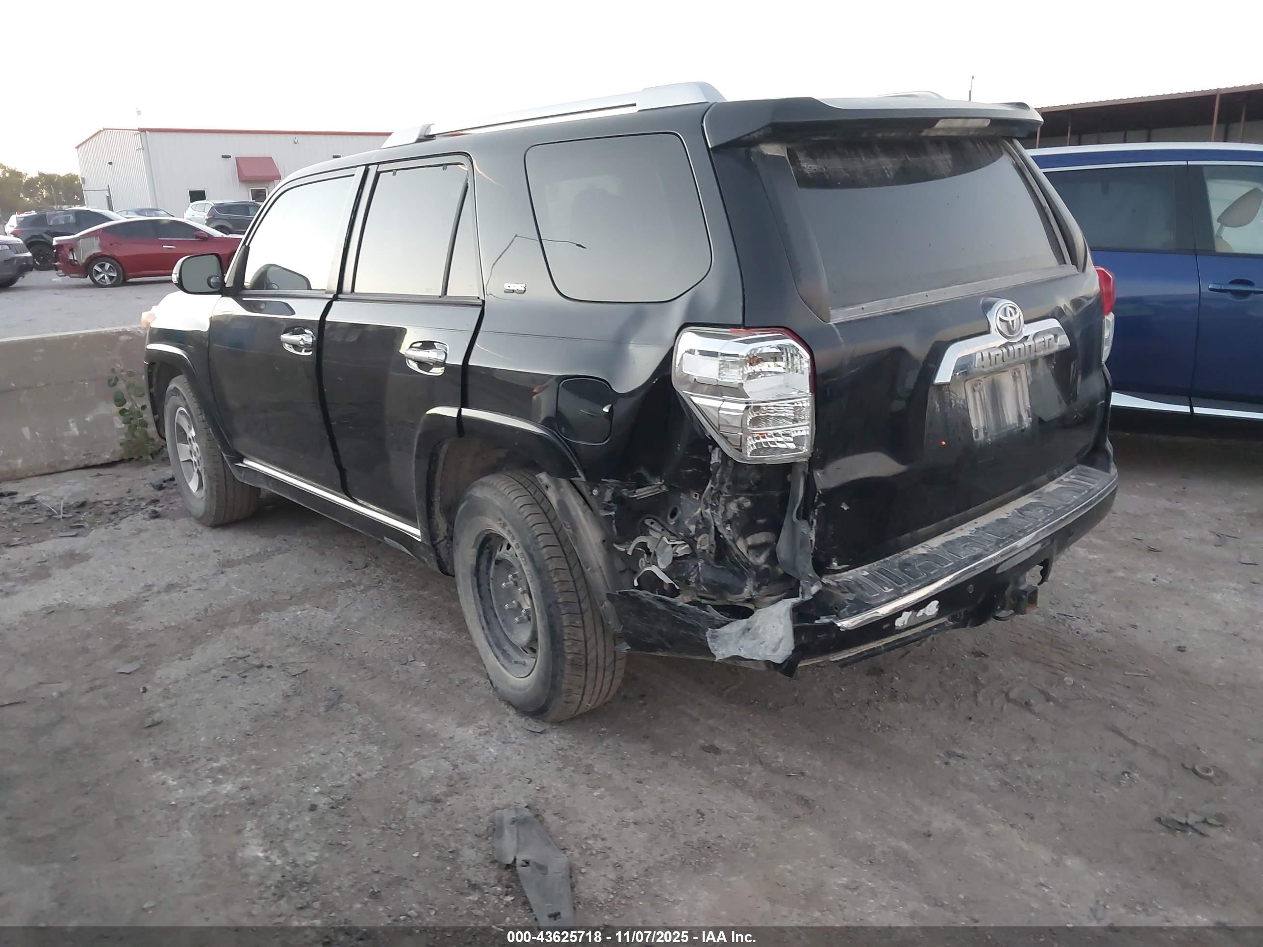 TOYOTA 4RUNNER image 3