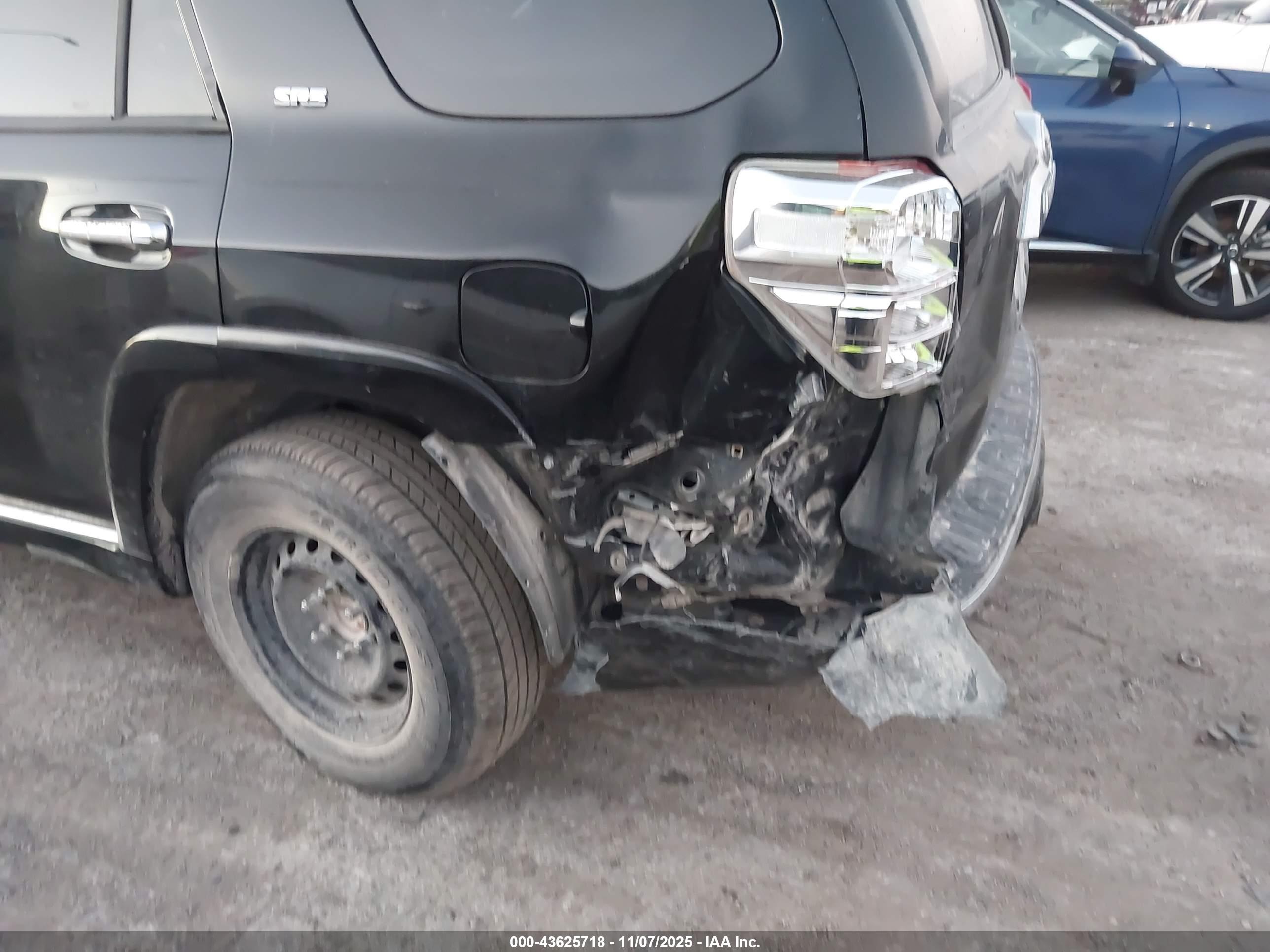 TOYOTA 4RUNNER image 6