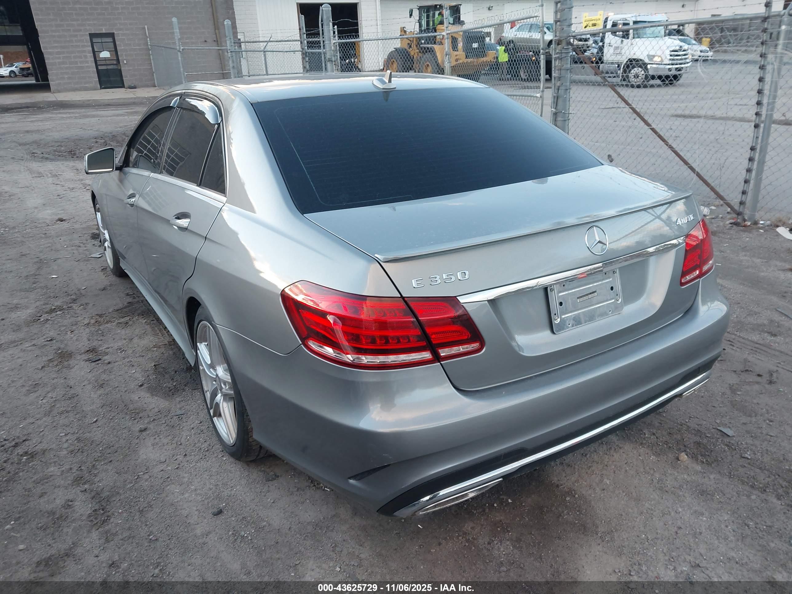 MERCEDES-BENZ E image 3