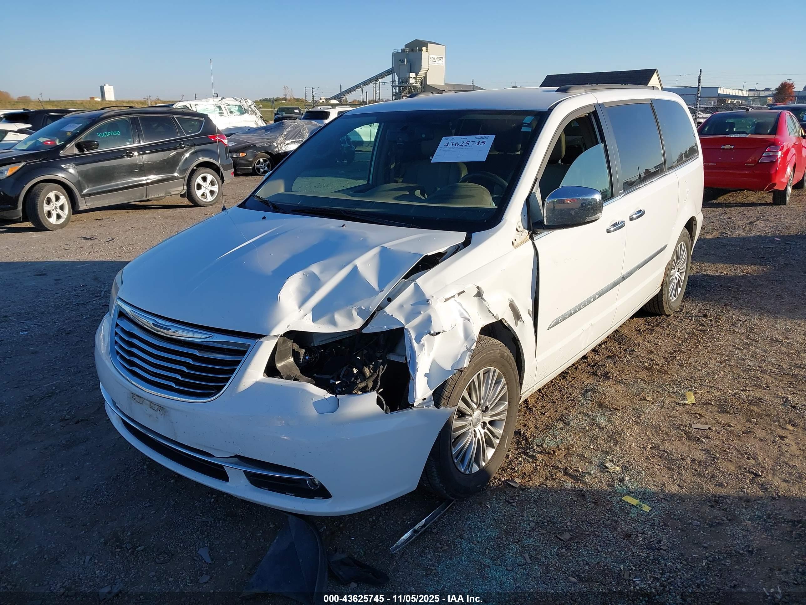 CHRYSLER TOWN image 2