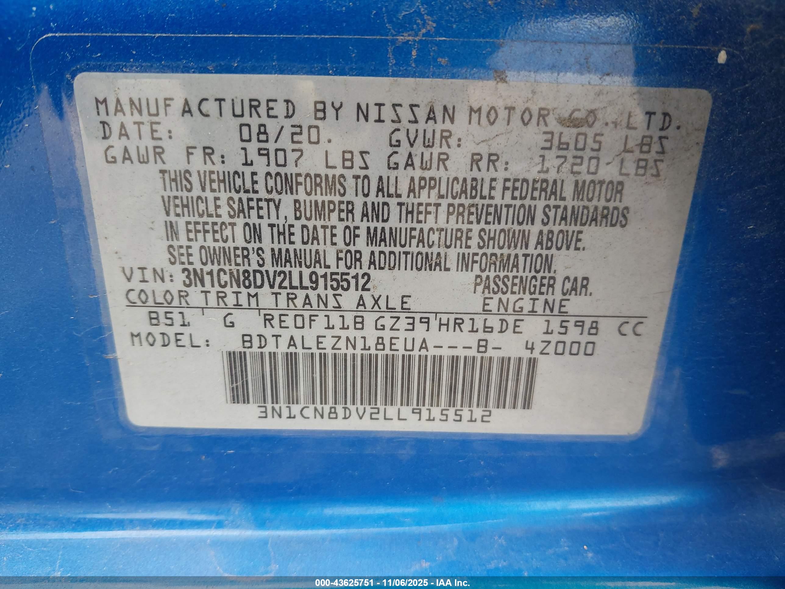 NISSAN VERSA image 9