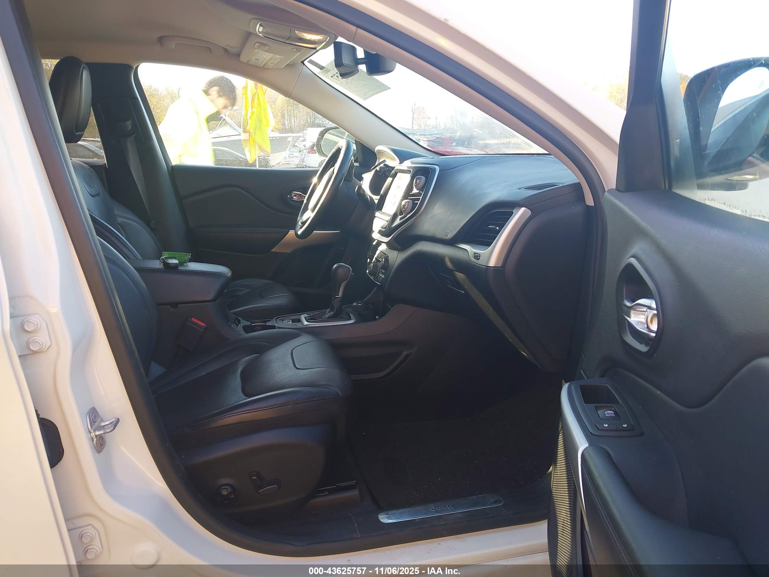 JEEP CHEROKEE image 5