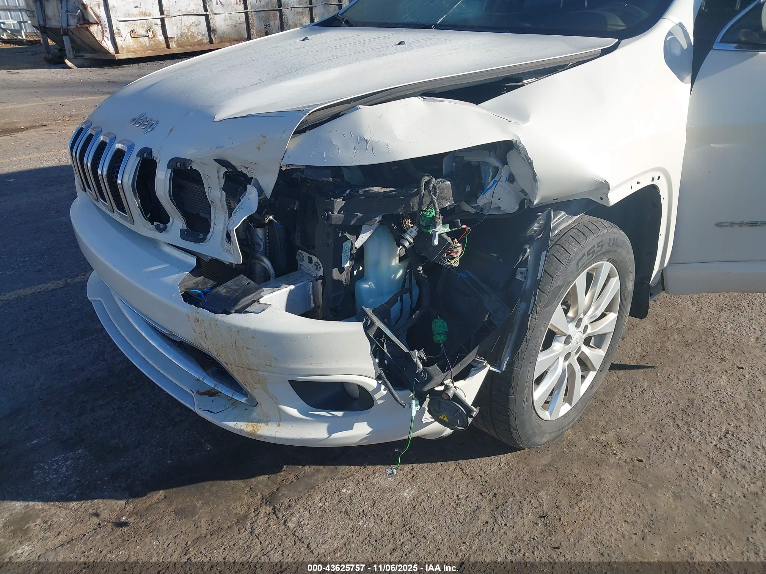 JEEP CHEROKEE image 6