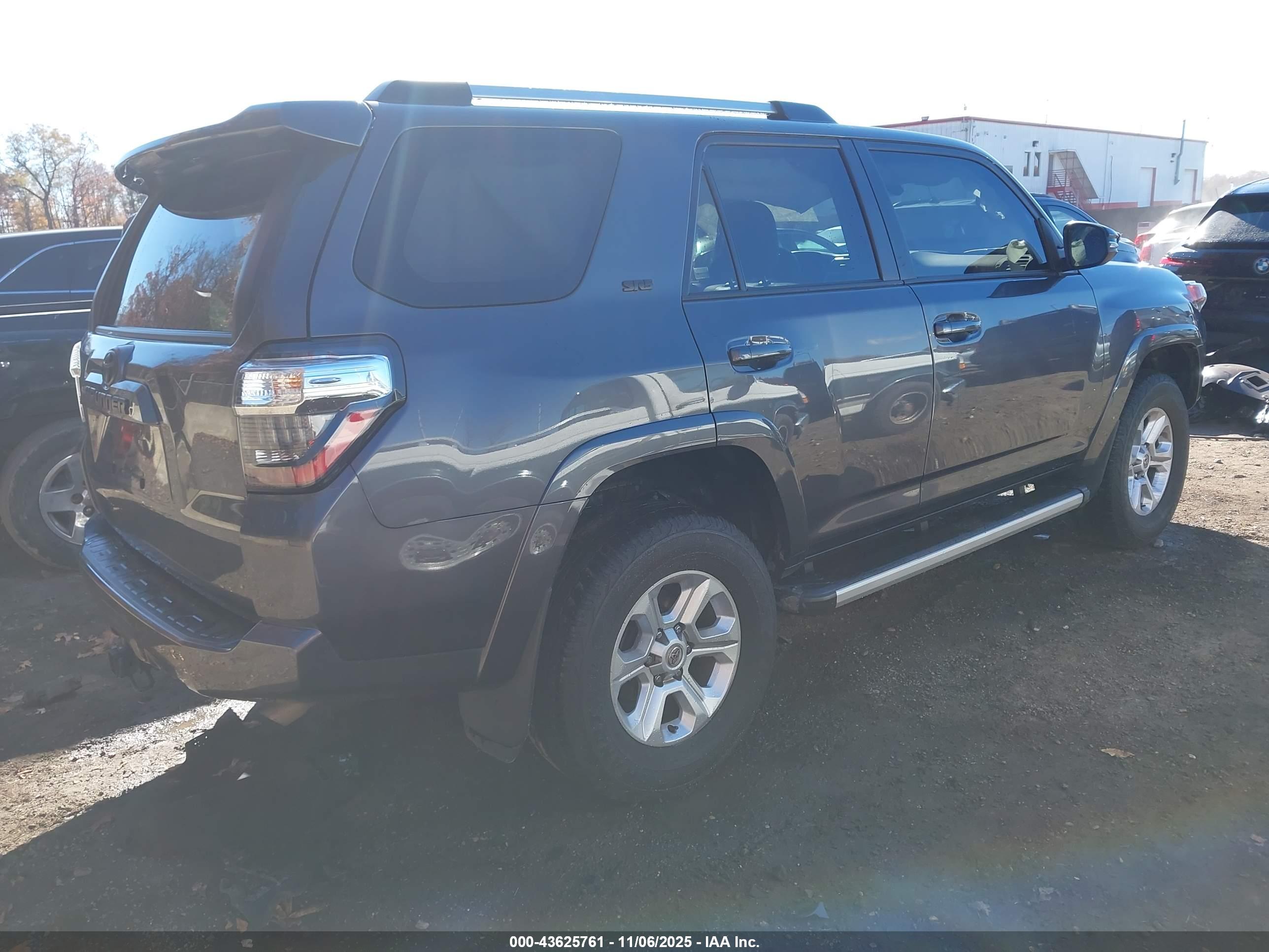 TOYOTA 4RUNNER image 4