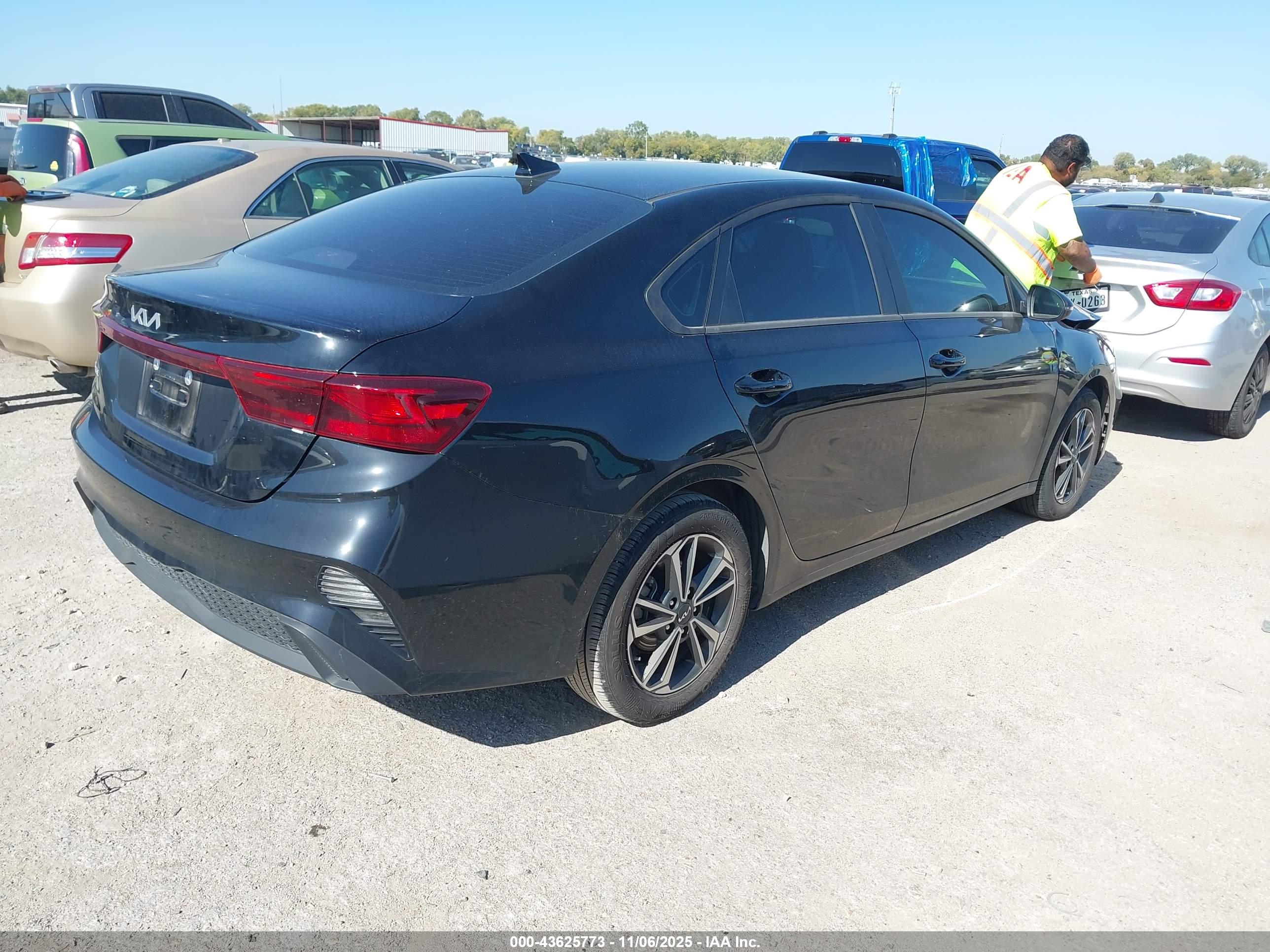 KIA FORTE image 4