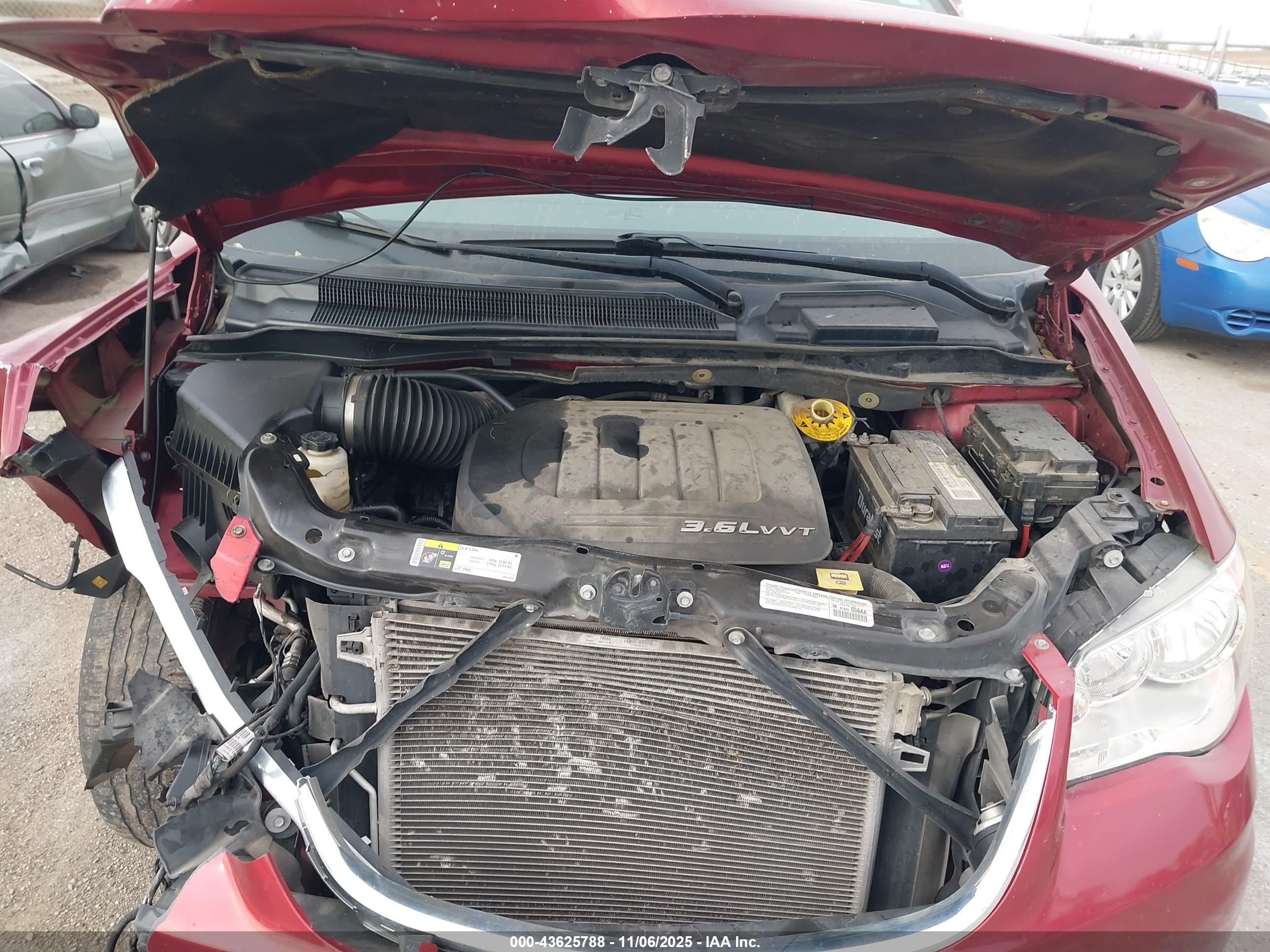 CHRYSLER TOWN image 10