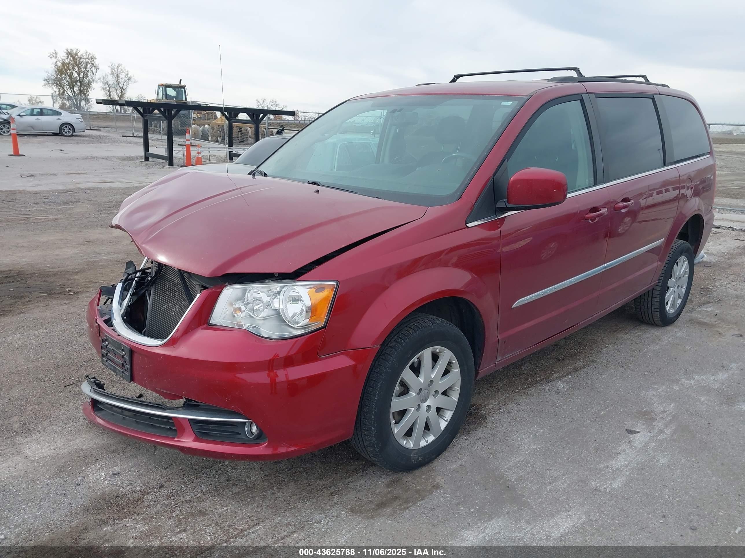 CHRYSLER TOWN image 2
