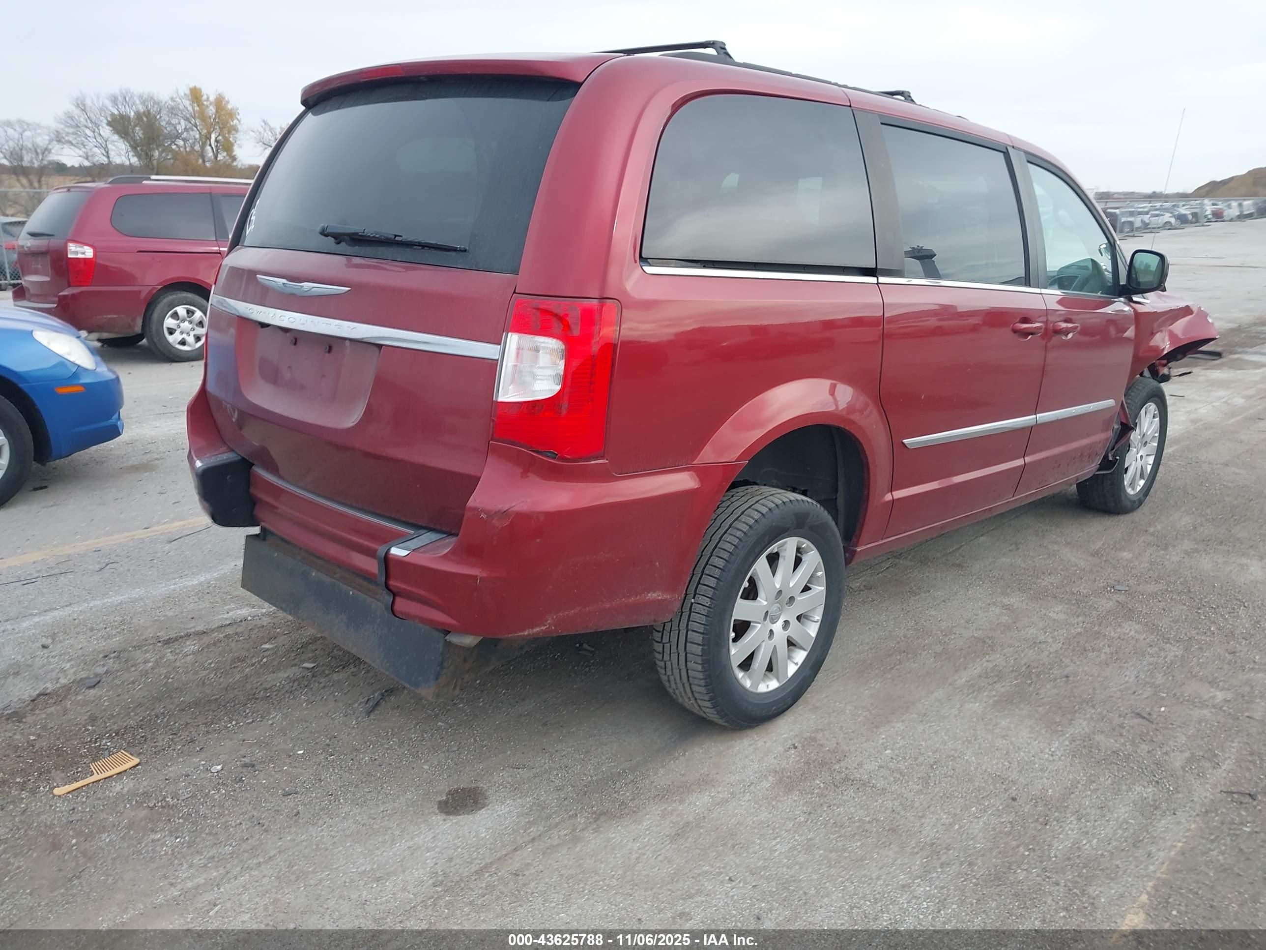 CHRYSLER TOWN image 4