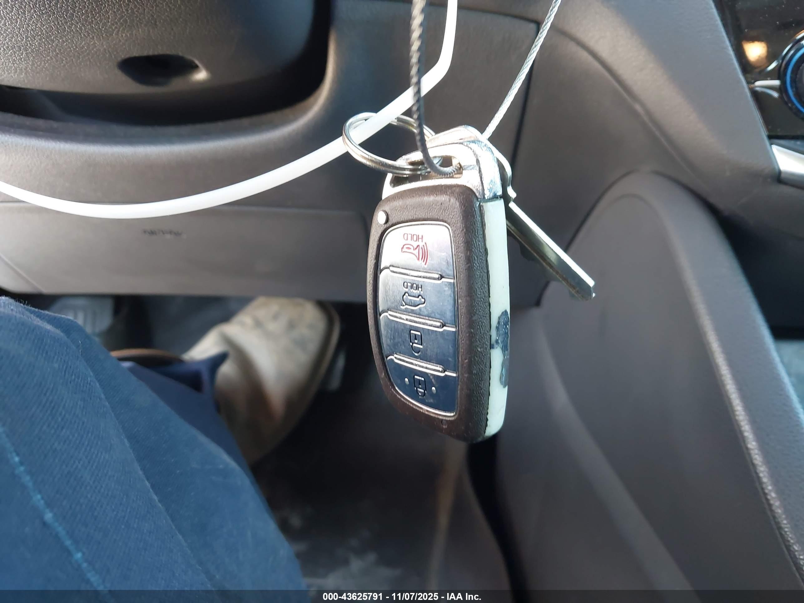 HYUNDAI IONIQ image 11