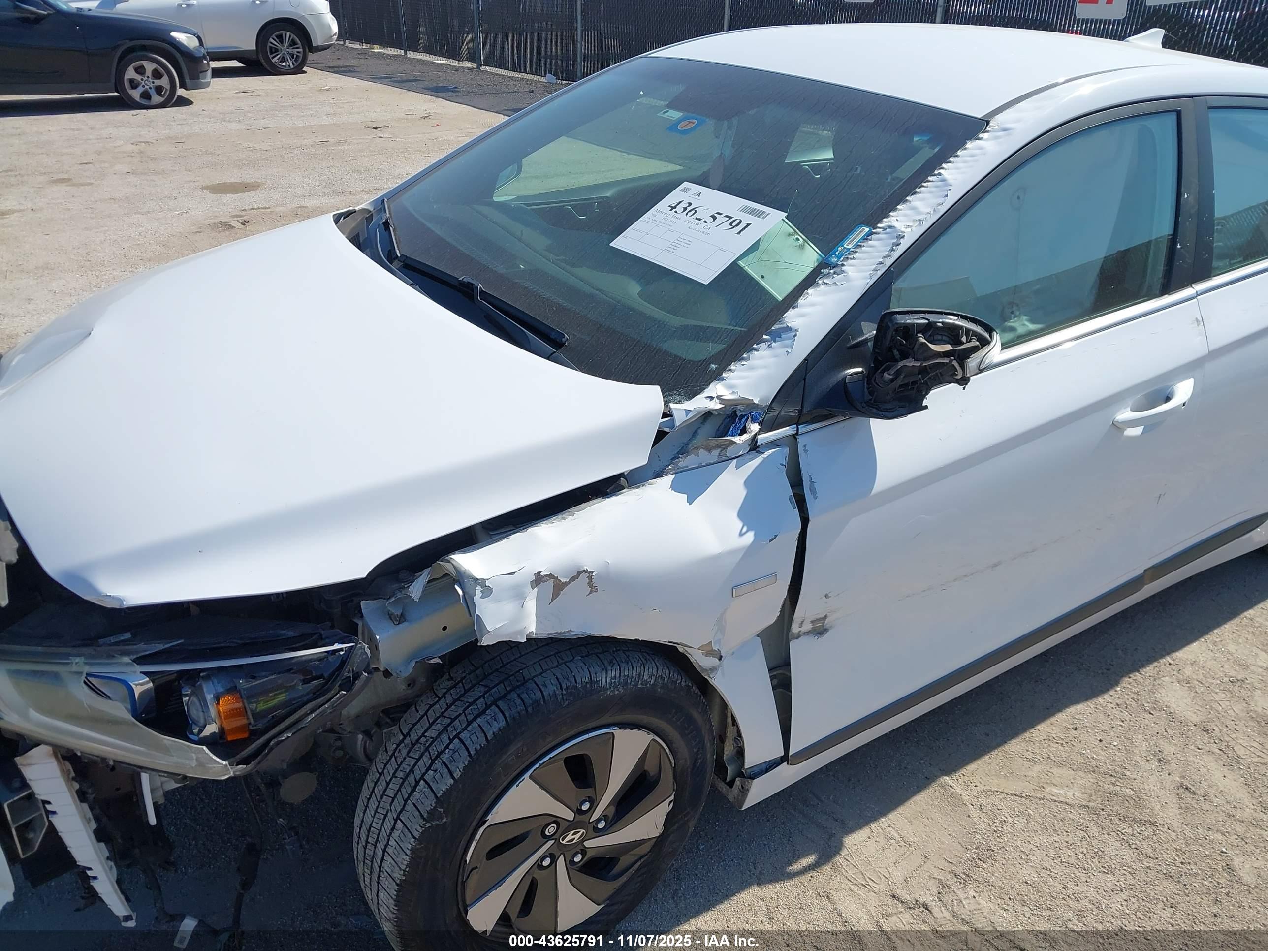 HYUNDAI IONIQ image 6