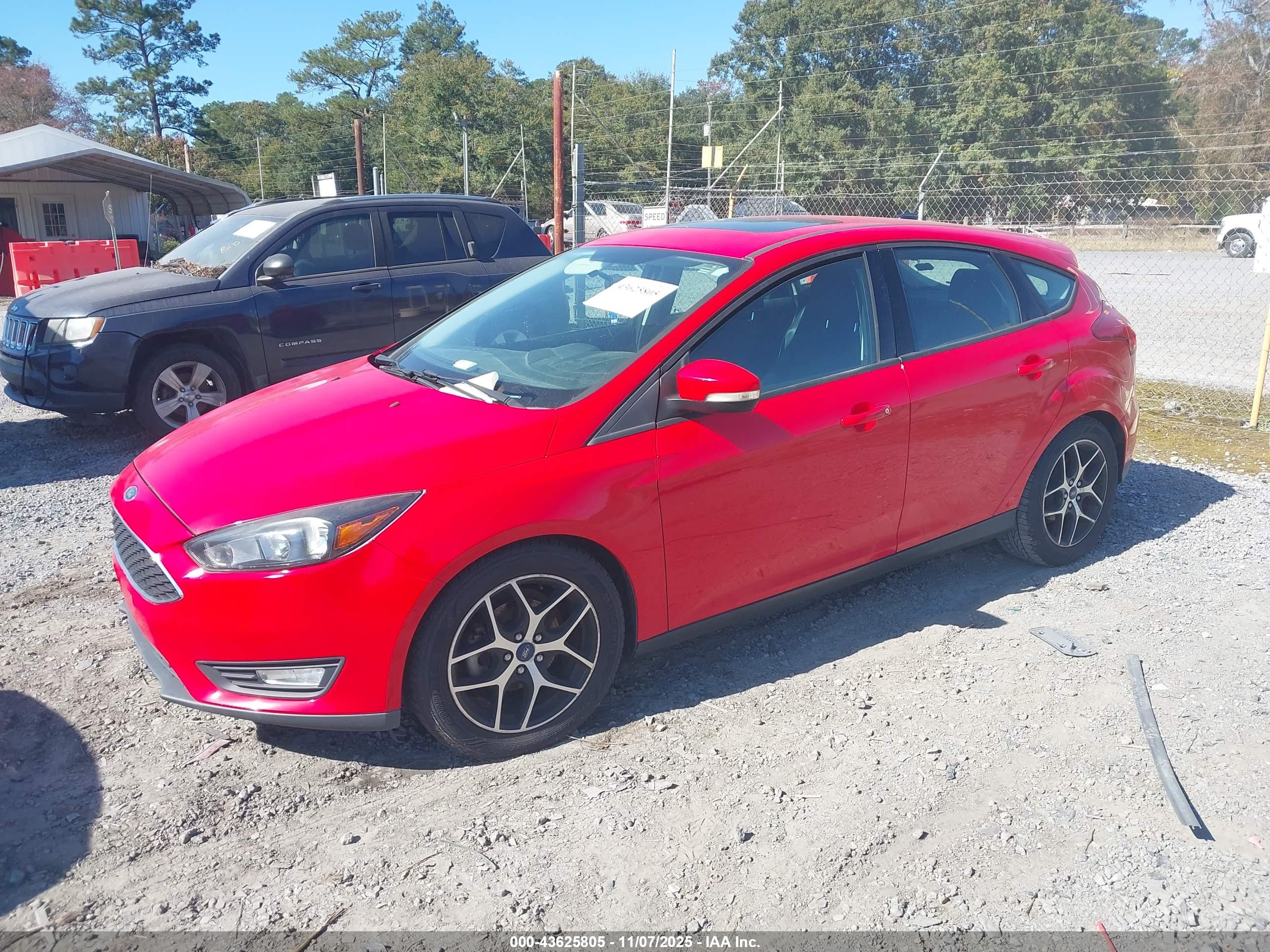 FORD FOCUS image 2