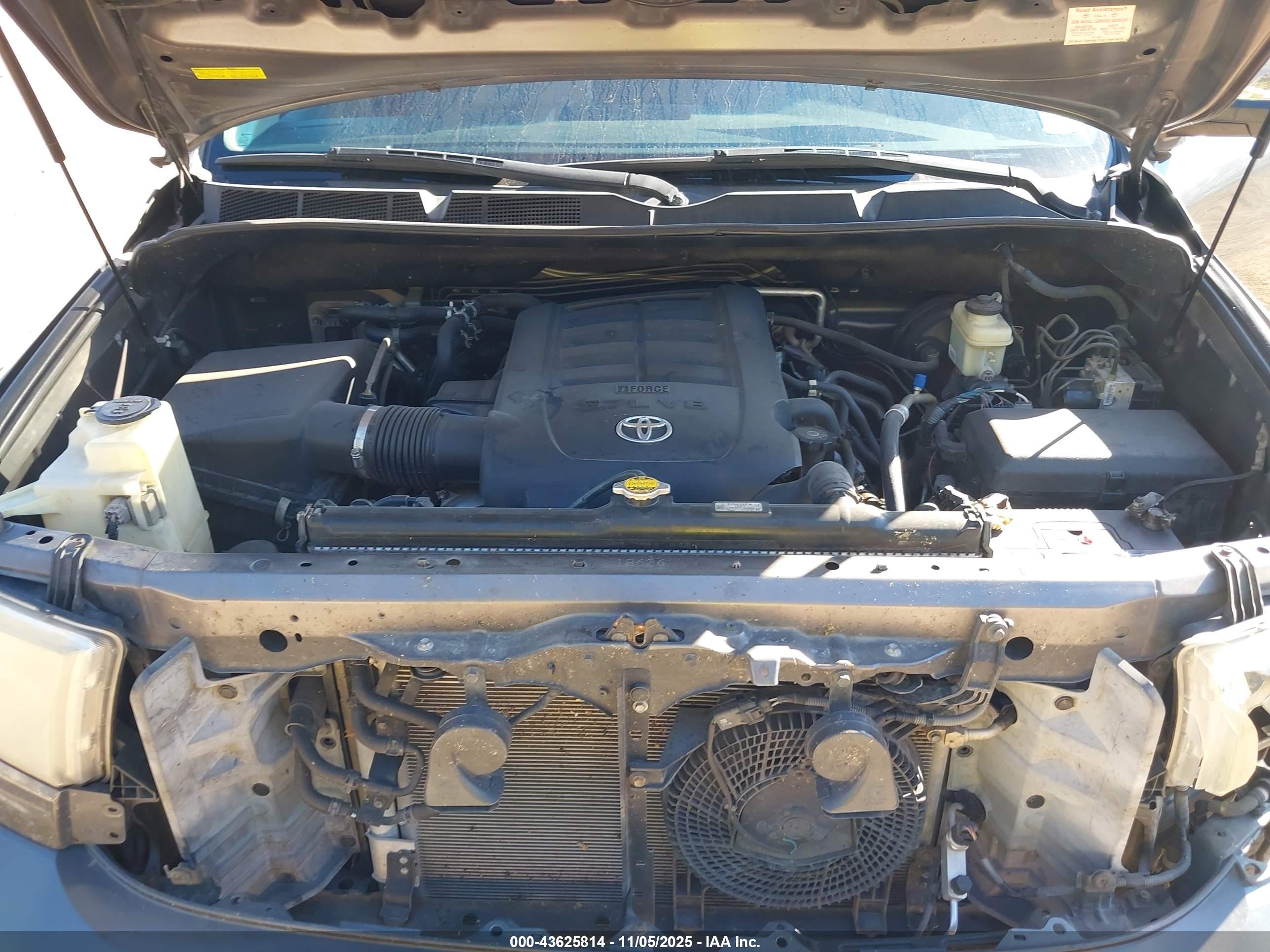 TOYOTA SEQUOIA image 10