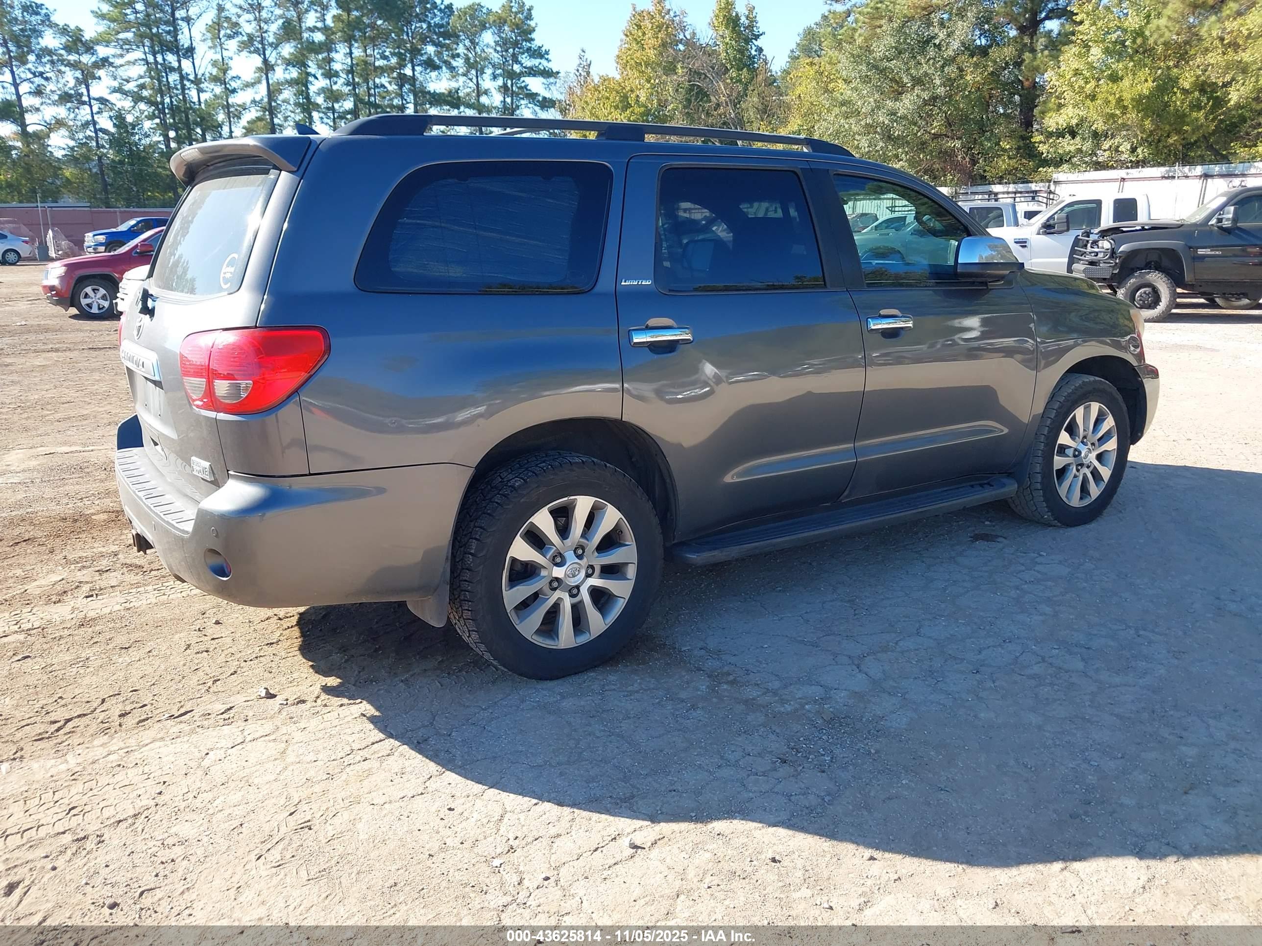 TOYOTA SEQUOIA image 4
