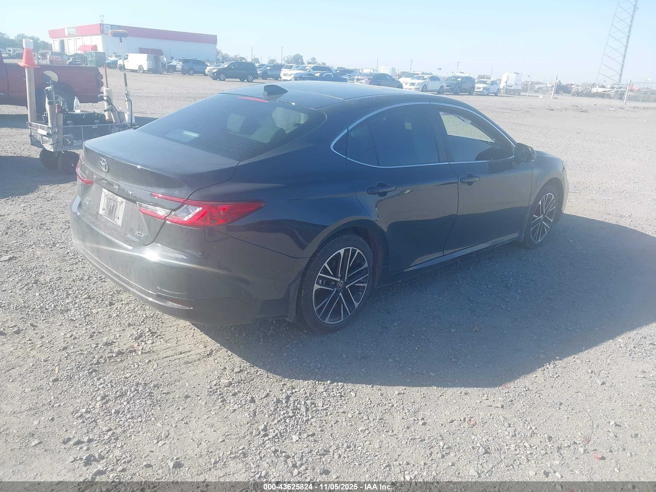 TOYOTA CAMRY image 4