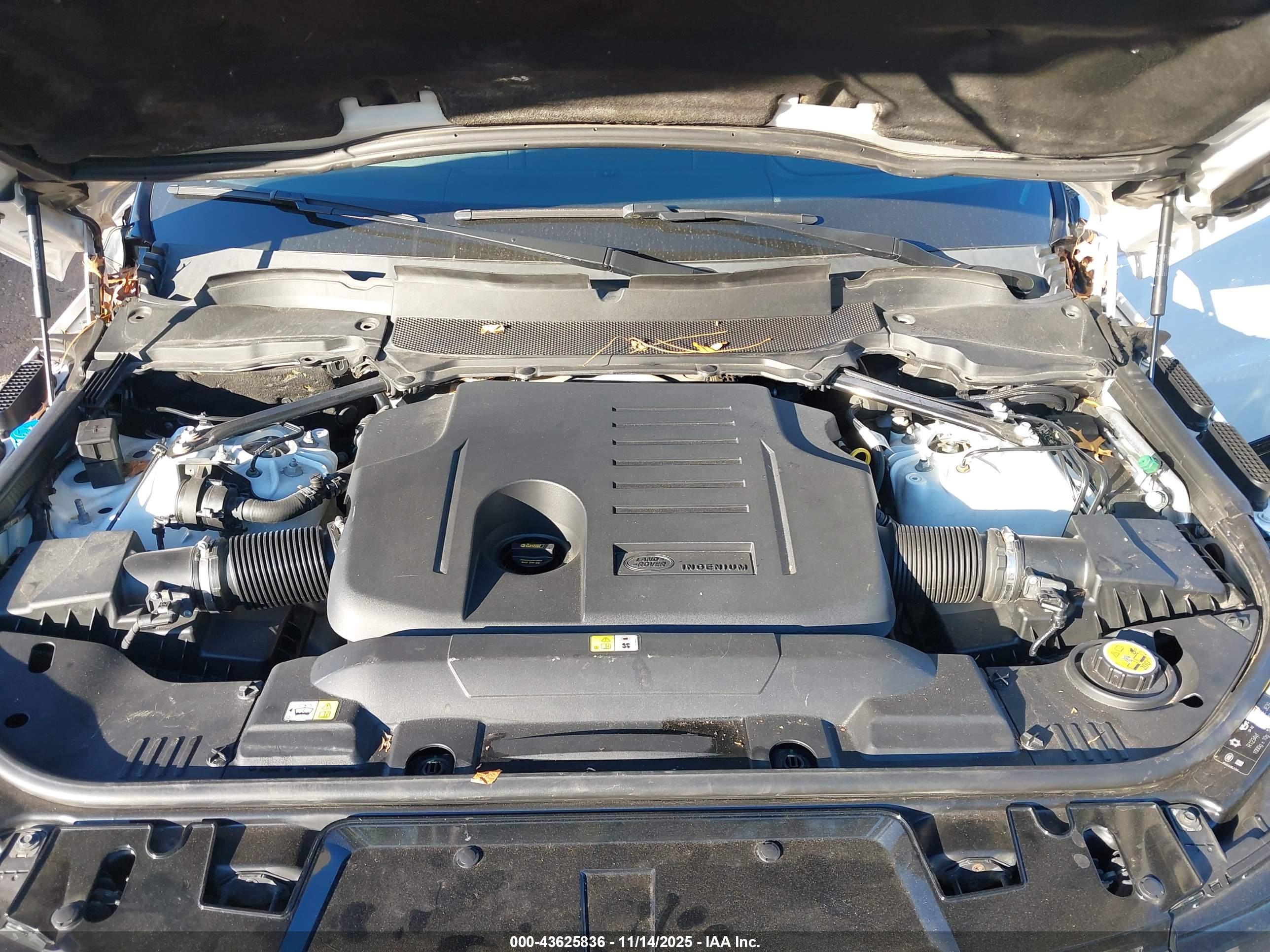 LAND ROVER image 10