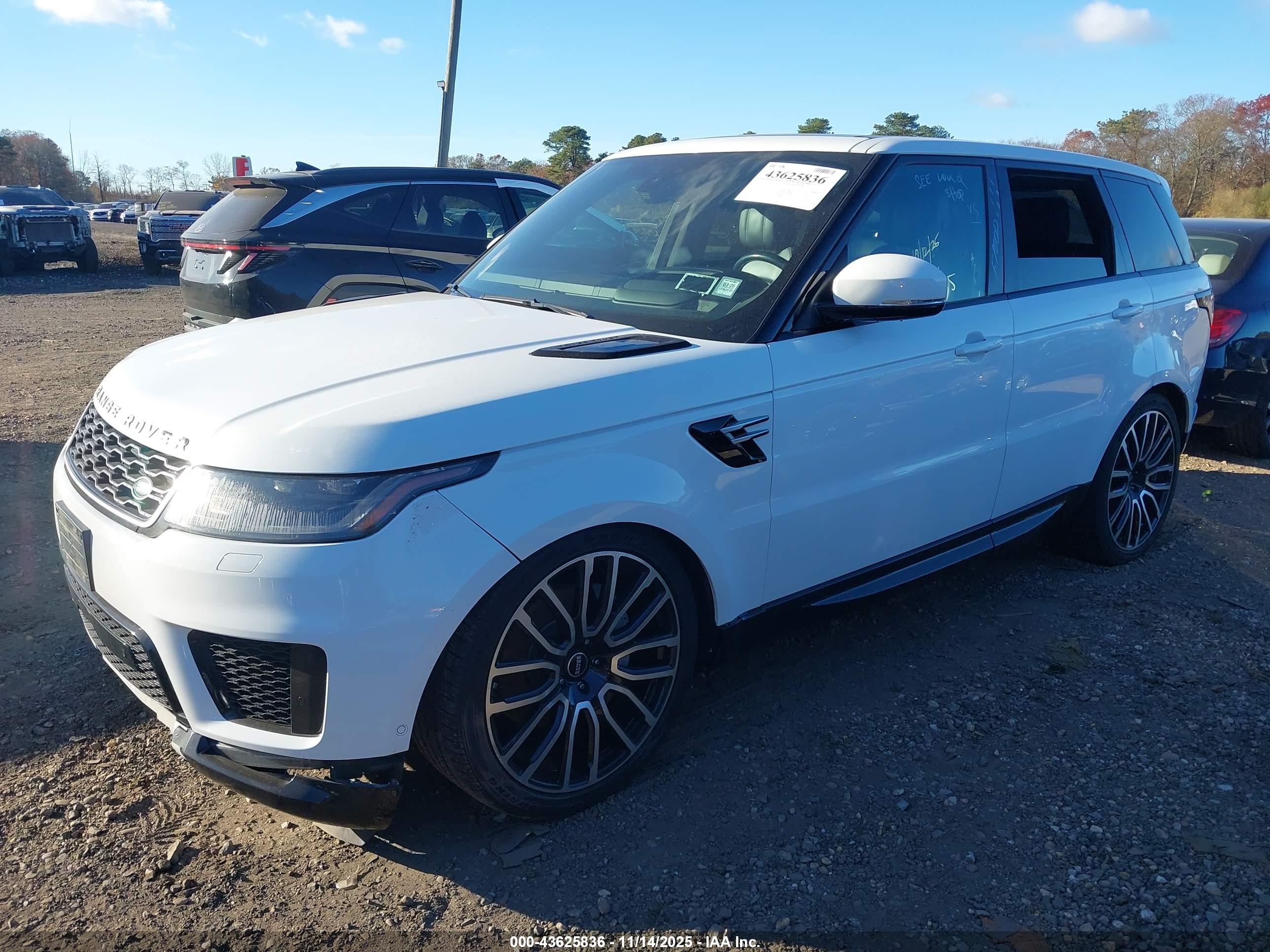 LAND ROVER image 2