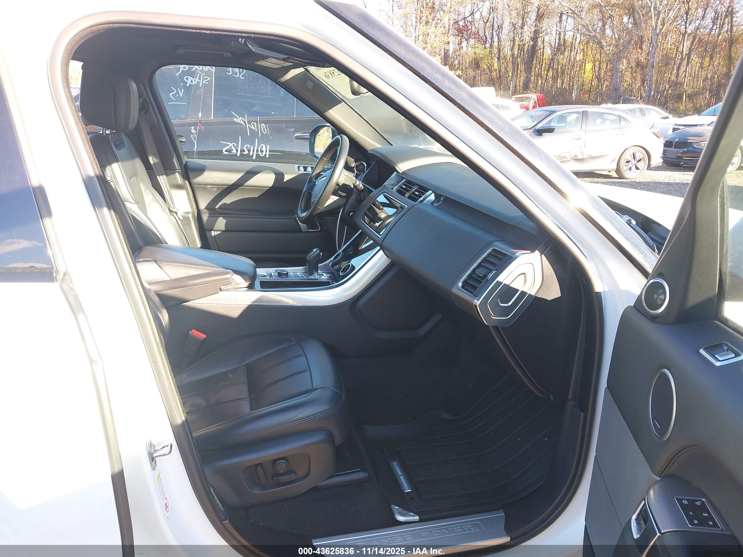 LAND ROVER image 5