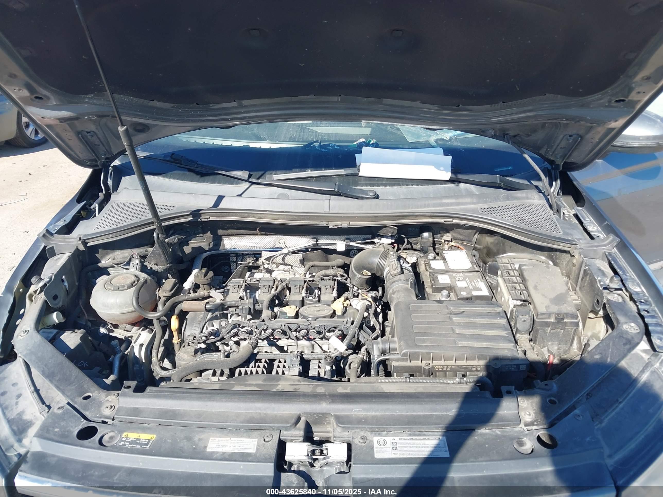 VOLKSWAGEN TIGUAN image 10