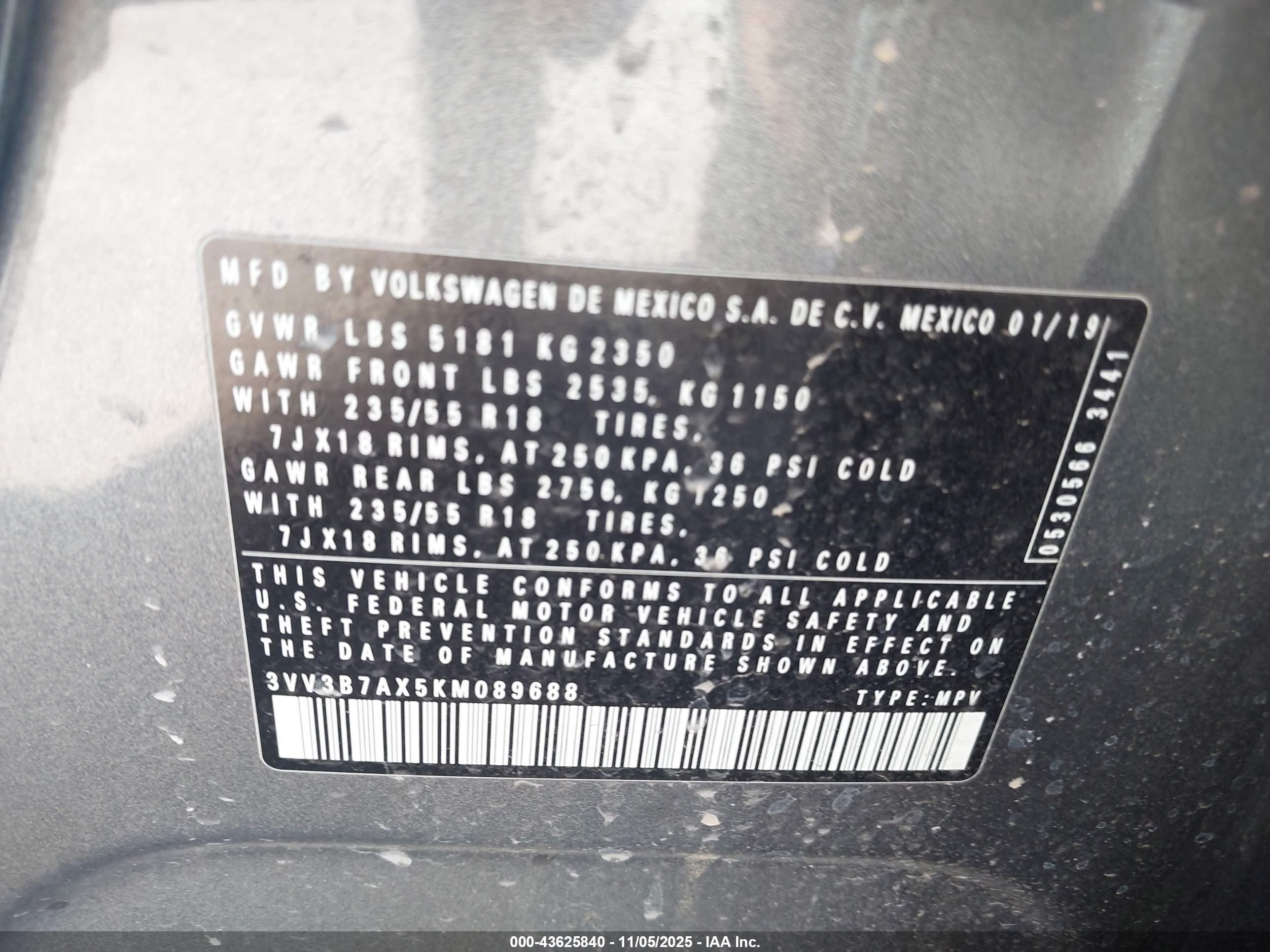 VOLKSWAGEN TIGUAN image 9